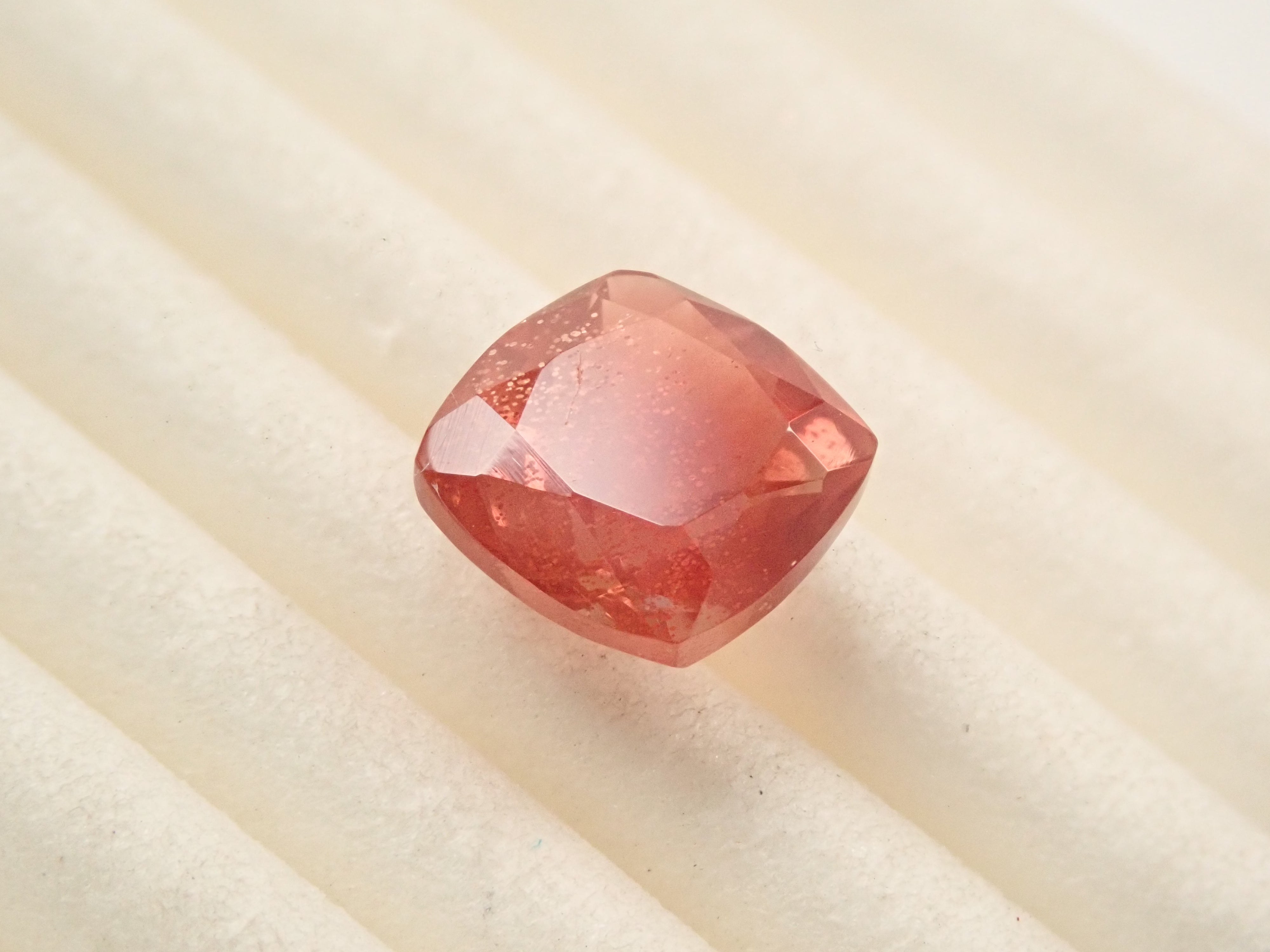 【2/16 22時販売】アメリカ産オレゴンサンストーン 1.640ctルース