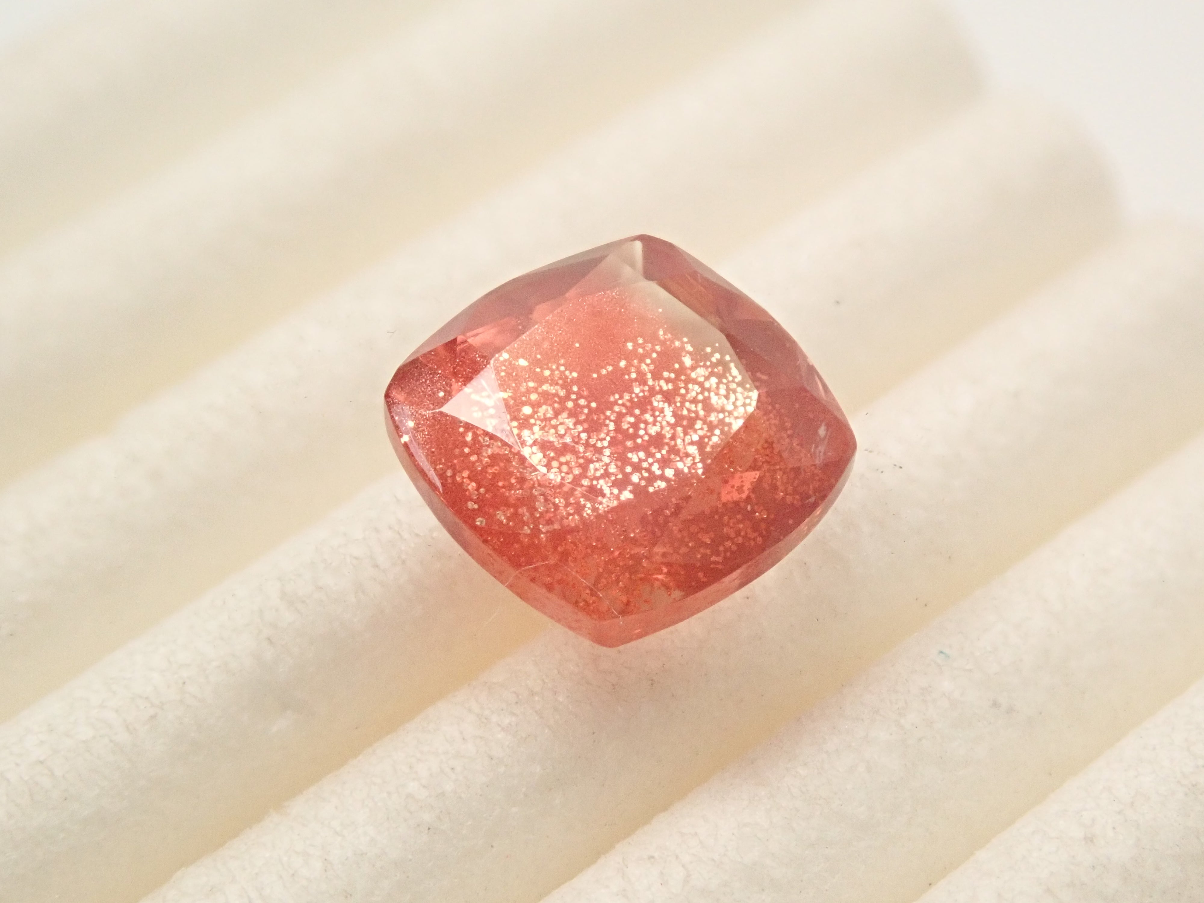 【2/16 22時販売】アメリカ産オレゴンサンストーン 1.640ctルース