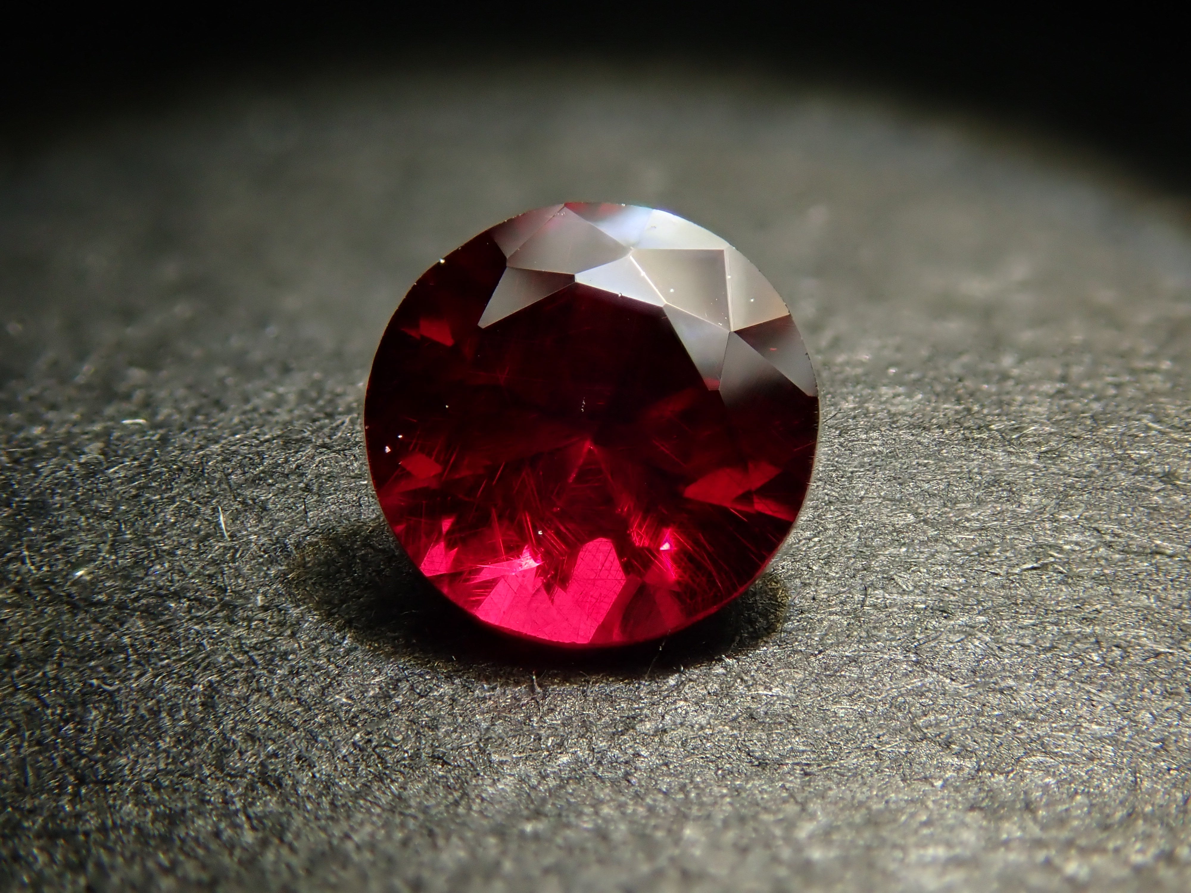 【1/31 22時販売】アメリカ産アントヒルガーネット 4.0mm/0.277ctルース