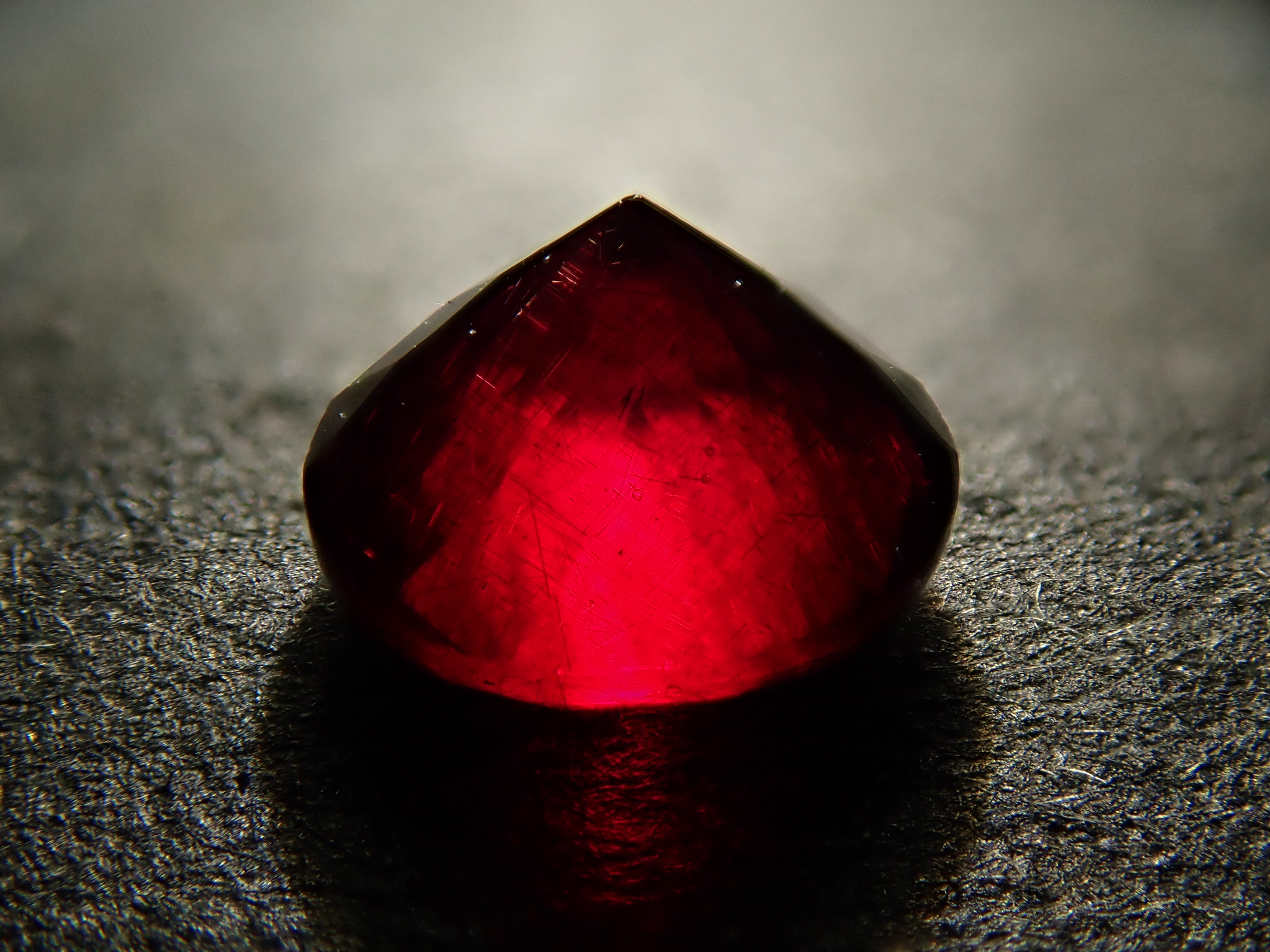 【1/31 22時販売】アメリカ産アントヒルガーネット 5.0mm/0.641ctルース