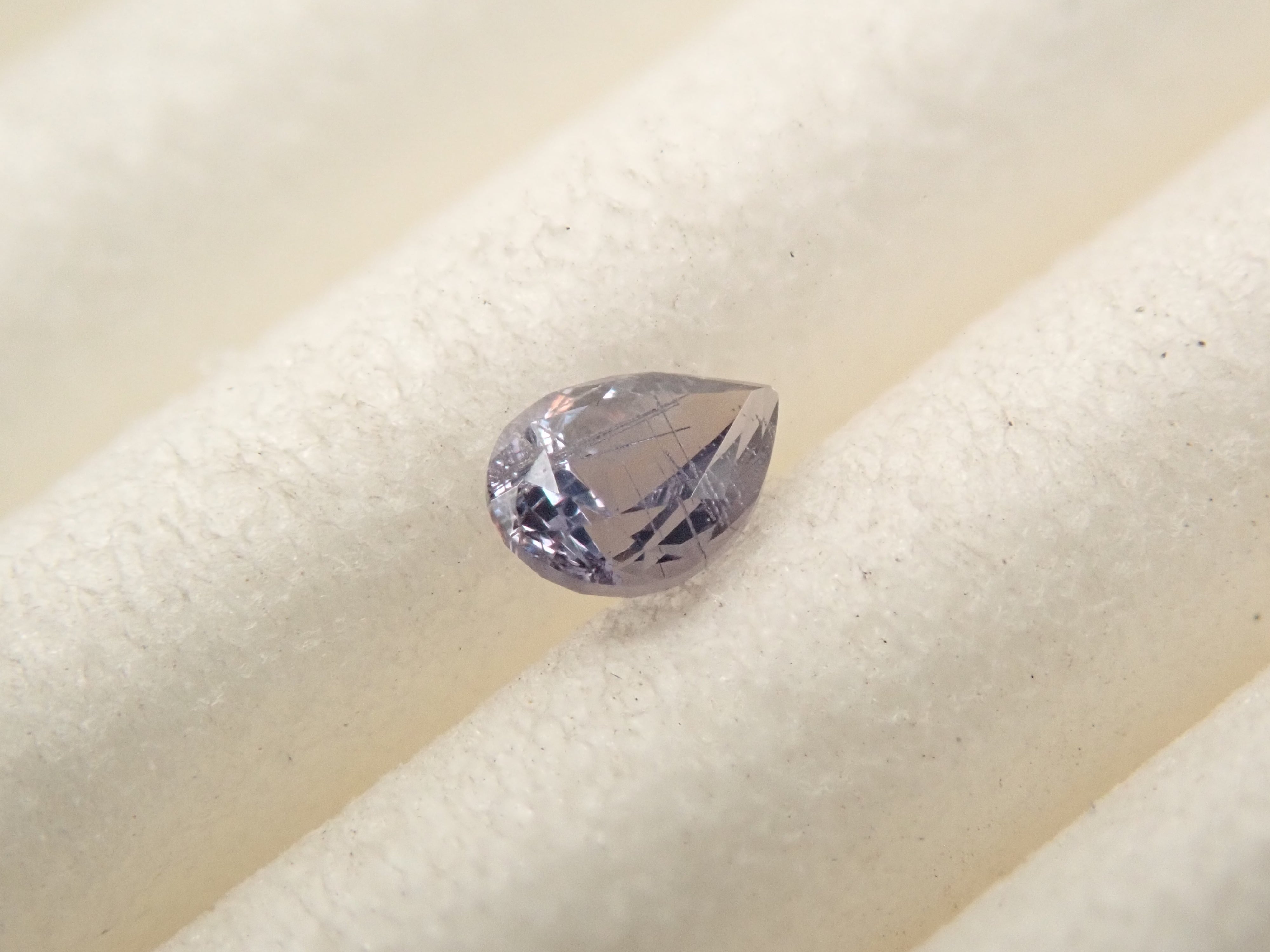 【2/1 22時販売】マダガスカル産ベキリーブルーガーネット(カラーチェンジガーネット) 0.076ctルース