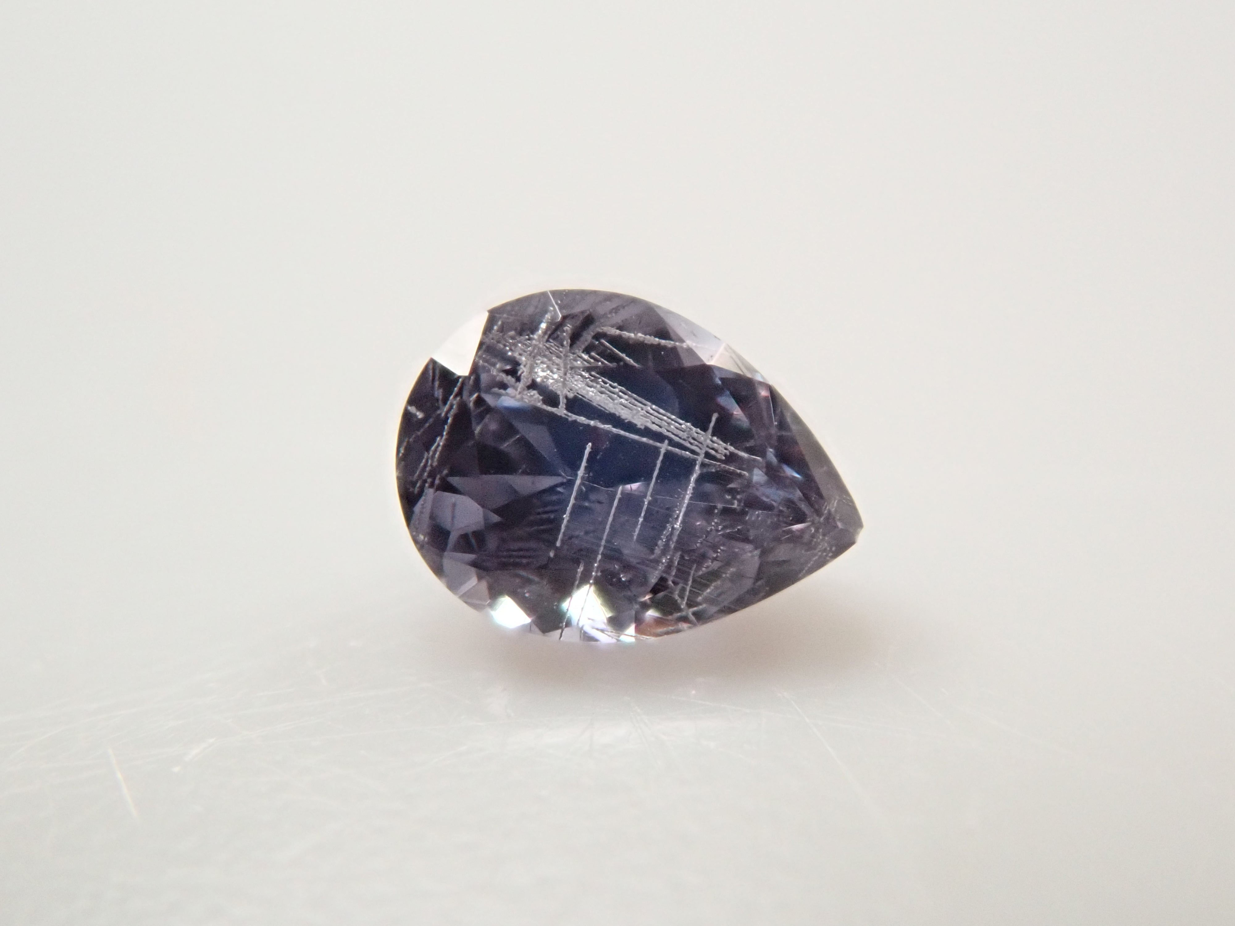 【2/1 22時販売】マダガスカル産ベキリーブルーガーネット(カラーチェンジガーネット) 0.076ctルース