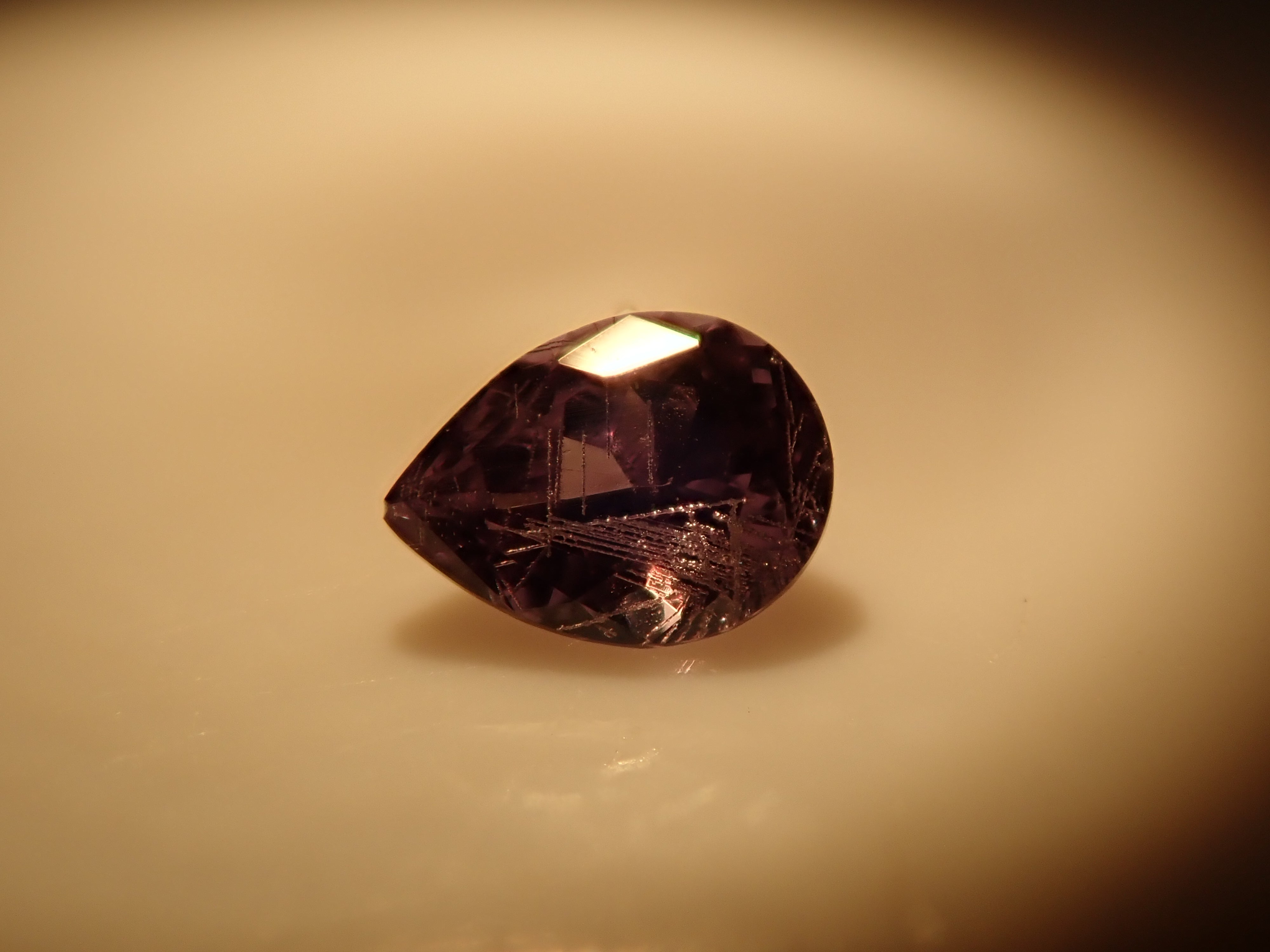 【2/1 22時販売】マダガスカル産ベキリーブルーガーネット(カラーチェンジガーネット) 0.076ctルース