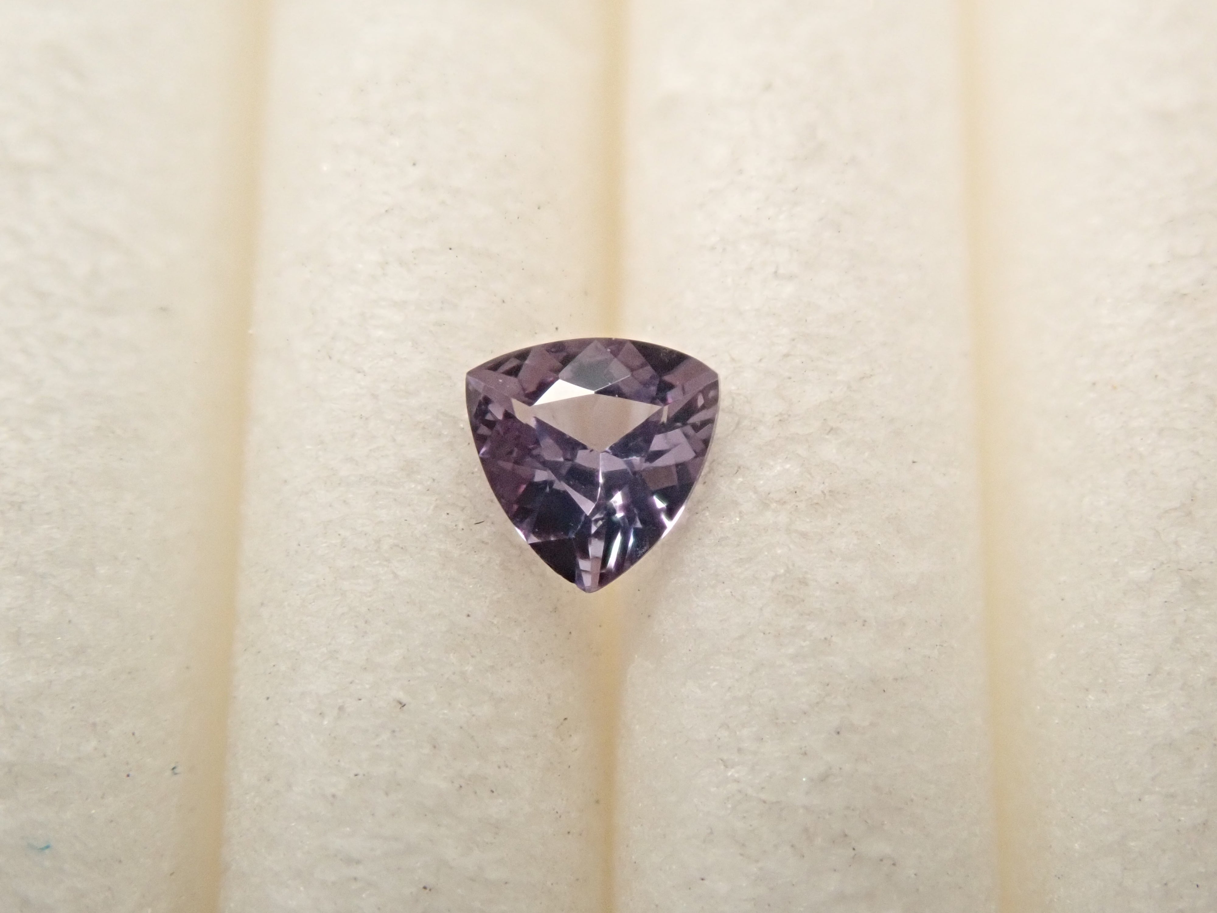 【2/1 22時販売】マダガスカル産ベキリーブルーガーネット(カラーチェンジガーネット) 0.072ctルース