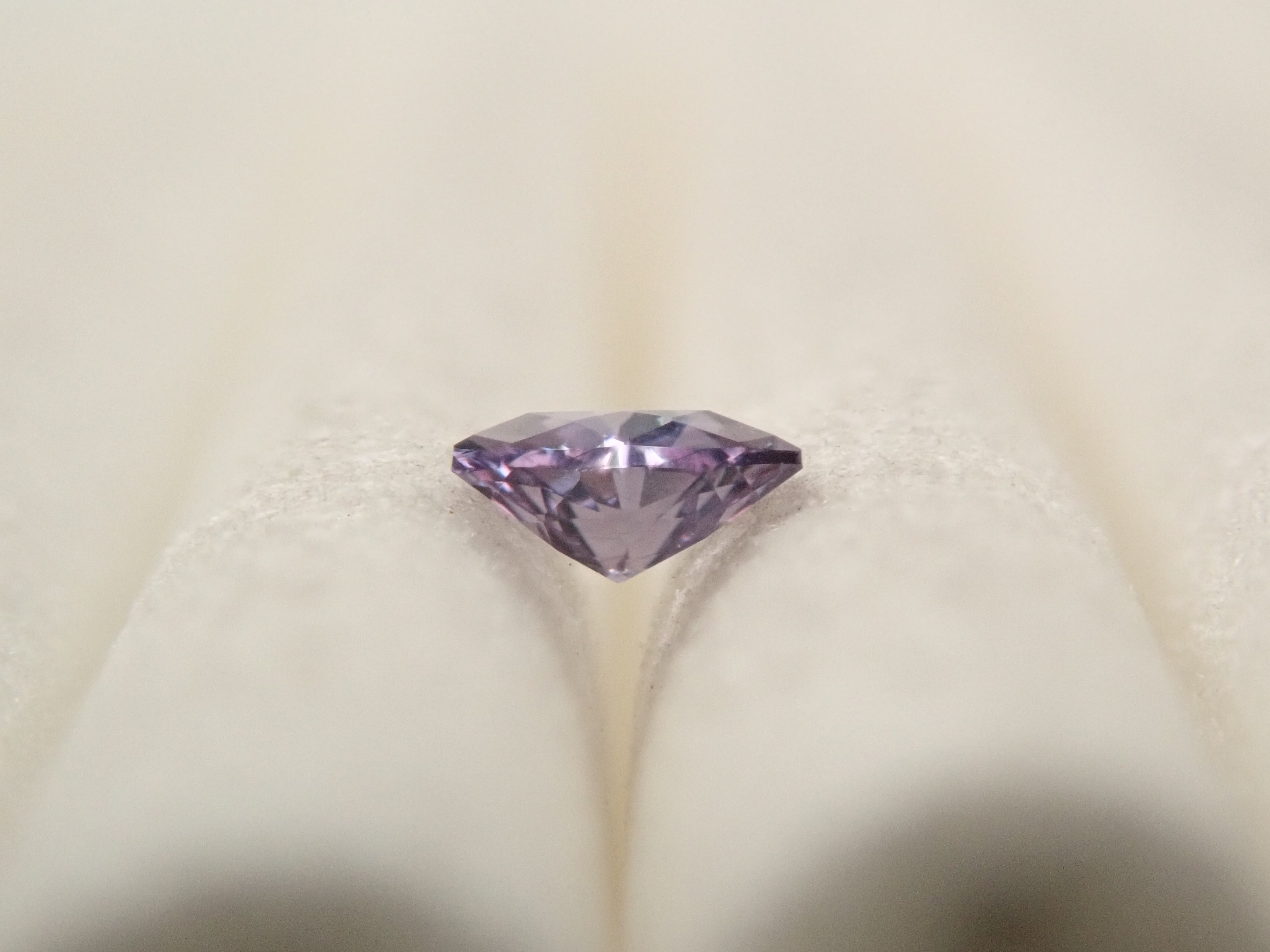 【2/1 22時販売】マダガスカル産ベキリーブルーガーネット(カラーチェンジガーネット) 0.072ctルース