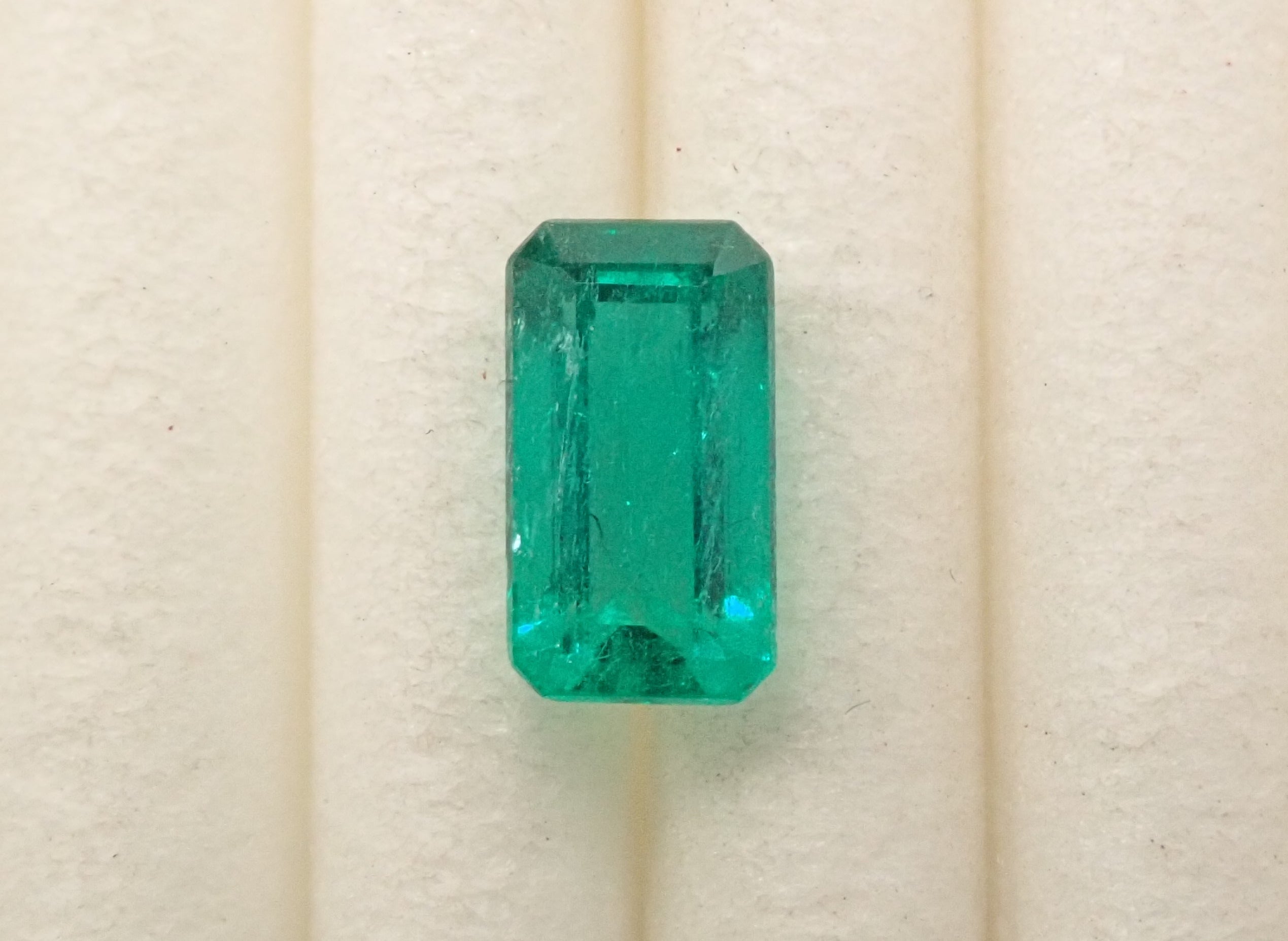 【2/1 22時販売】コロンビア産エメラルド 0.451ctルース