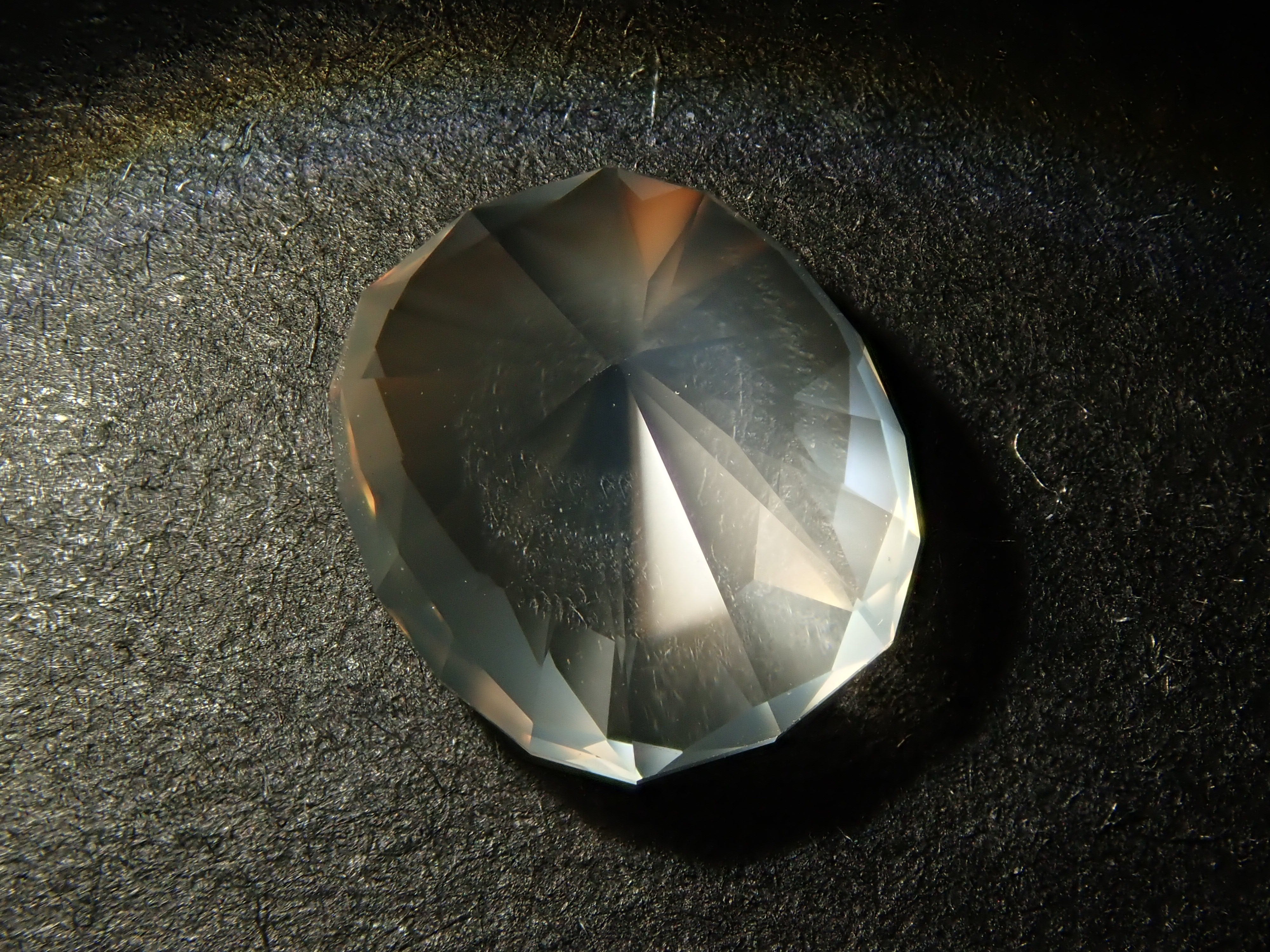 【2月1日晚間10點開賣】斯里蘭卡月光石 1.578克拉 散裝