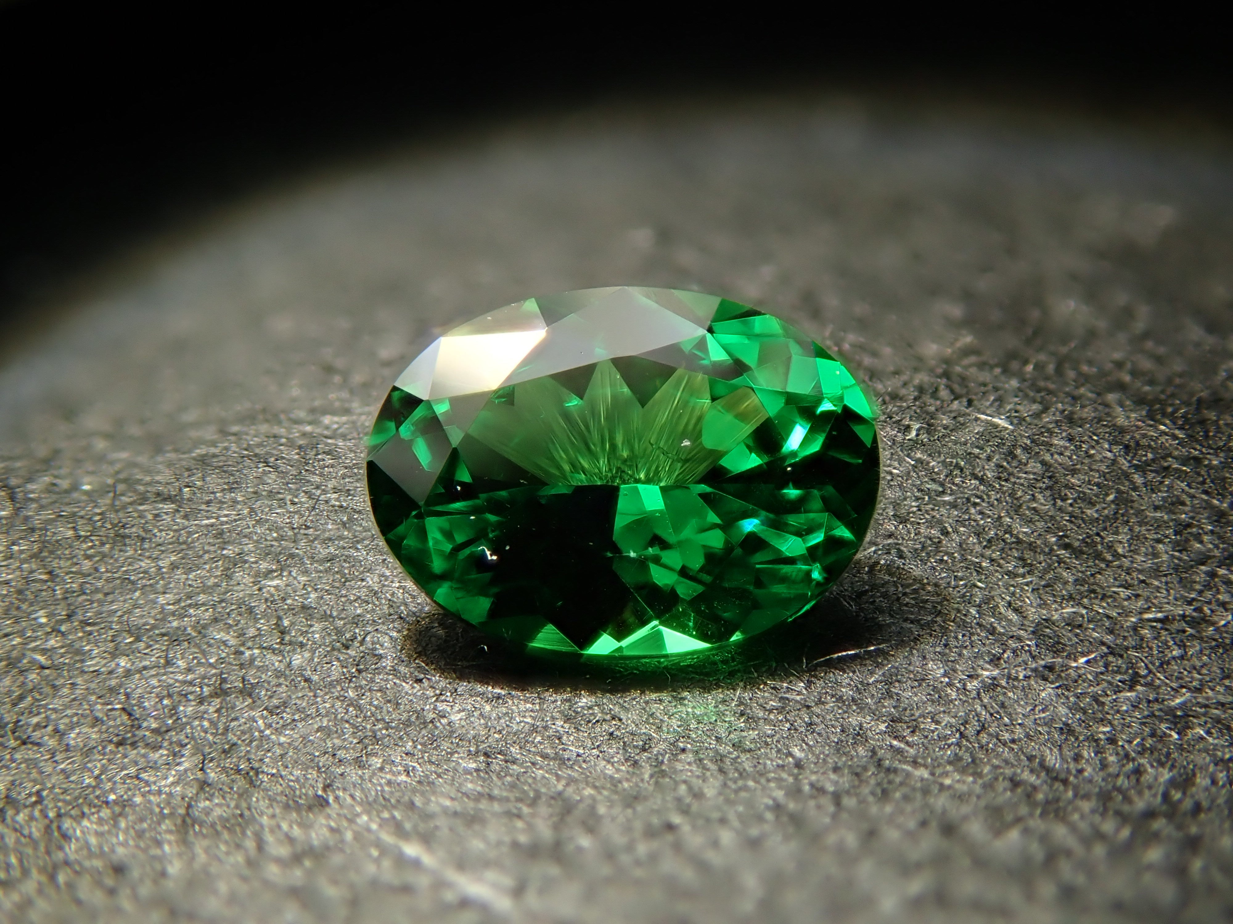 【1/31 22時販売】ケニア産ツァボライト 0.157ctルース