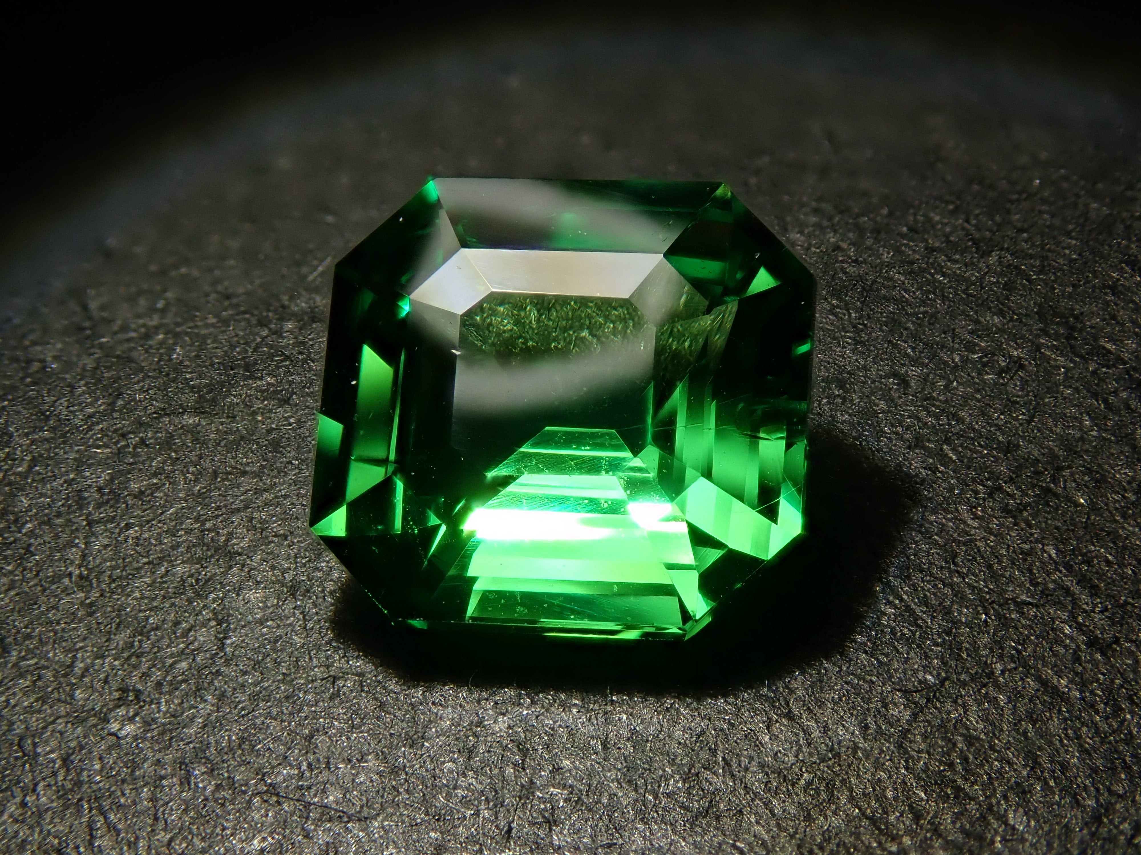Kenyan Tsavorite 1.026ct Loose Stone