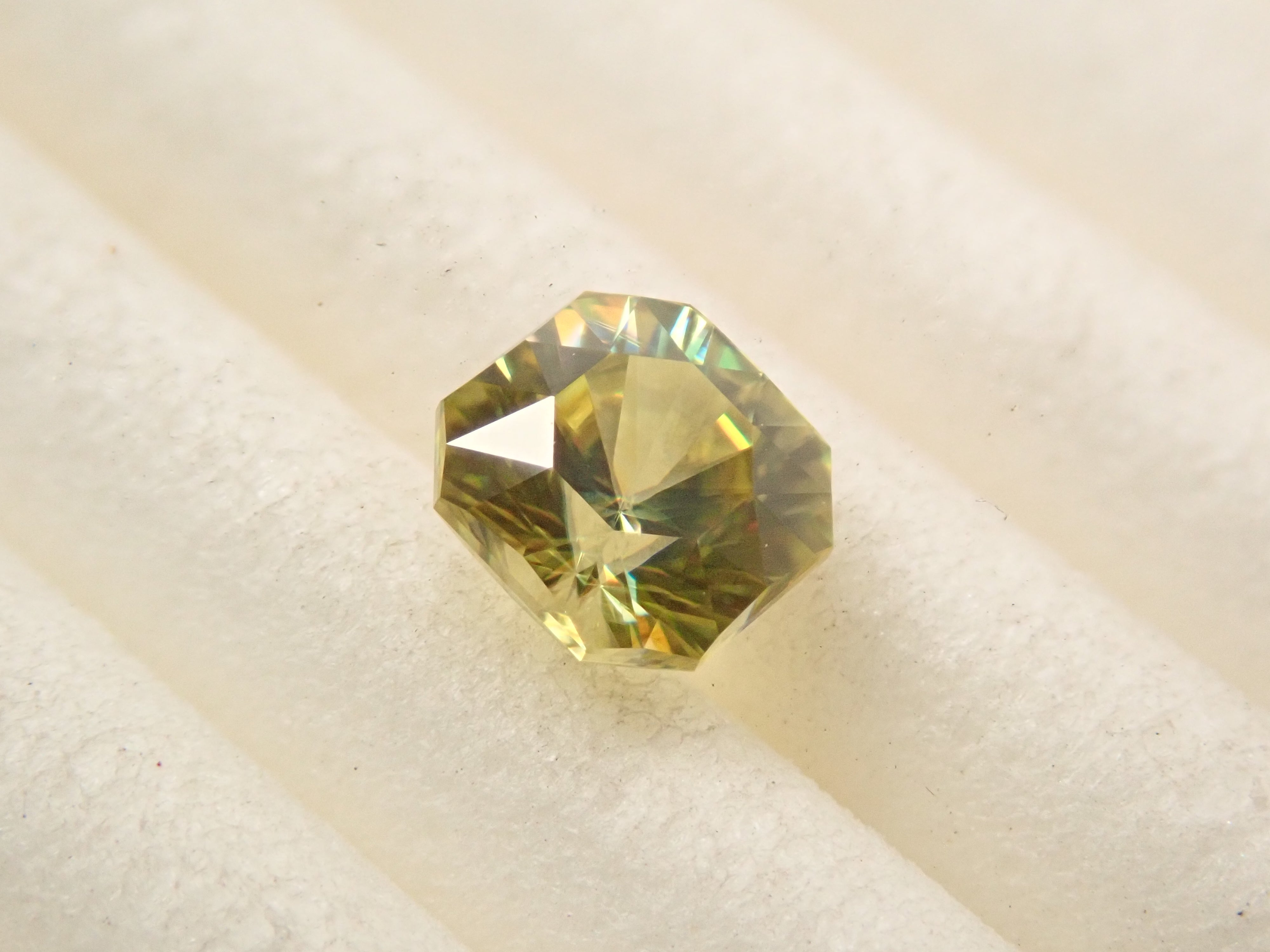 【#202607 Akihabara Popup On Loan】【12561118 Listed】Zimbabwean Sphene 0.477ct Loose