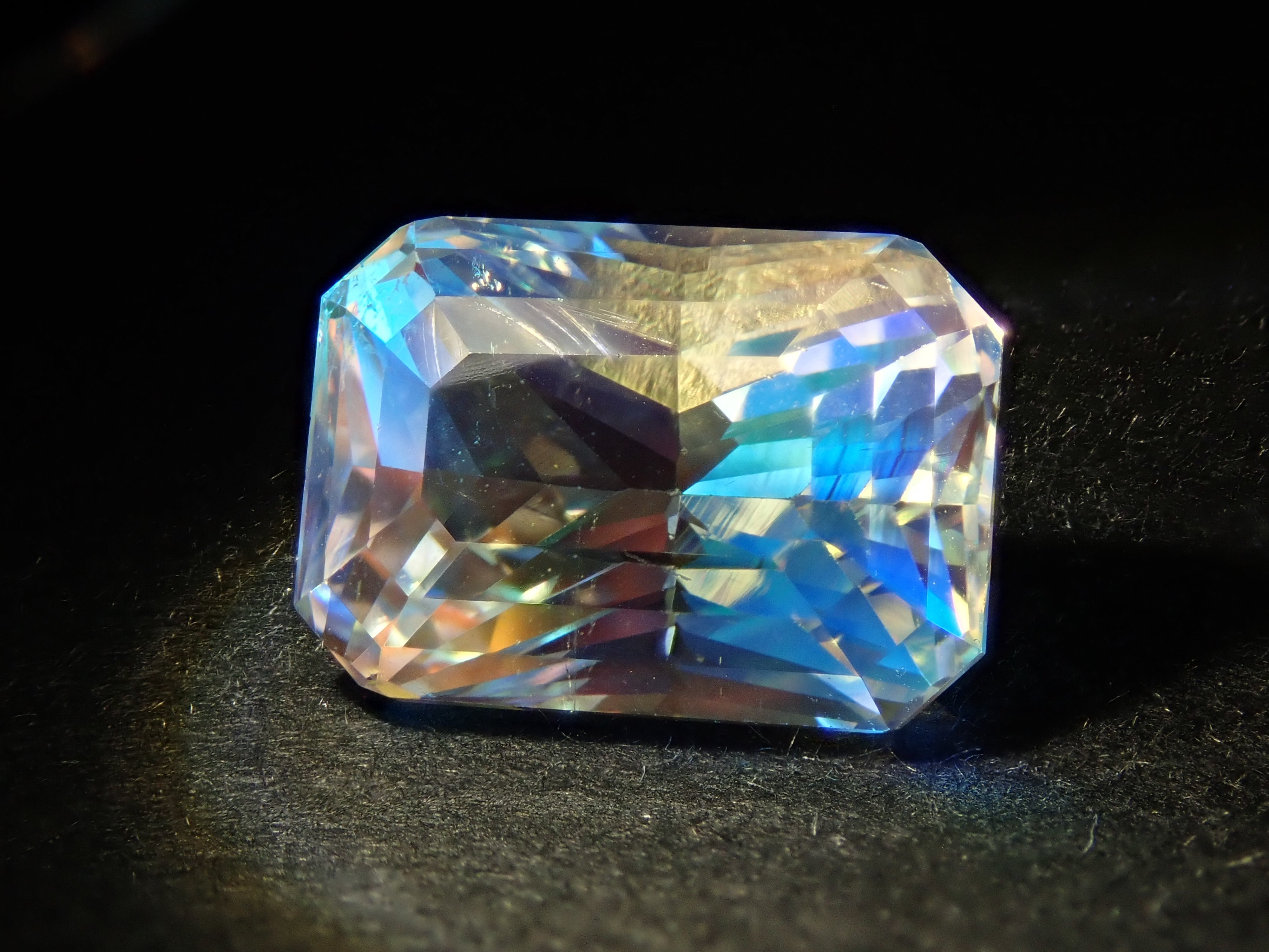 Madagascar Andesine Labradorite (commonly known as Rainbow Moonstone) 4.867ct Loose Stone