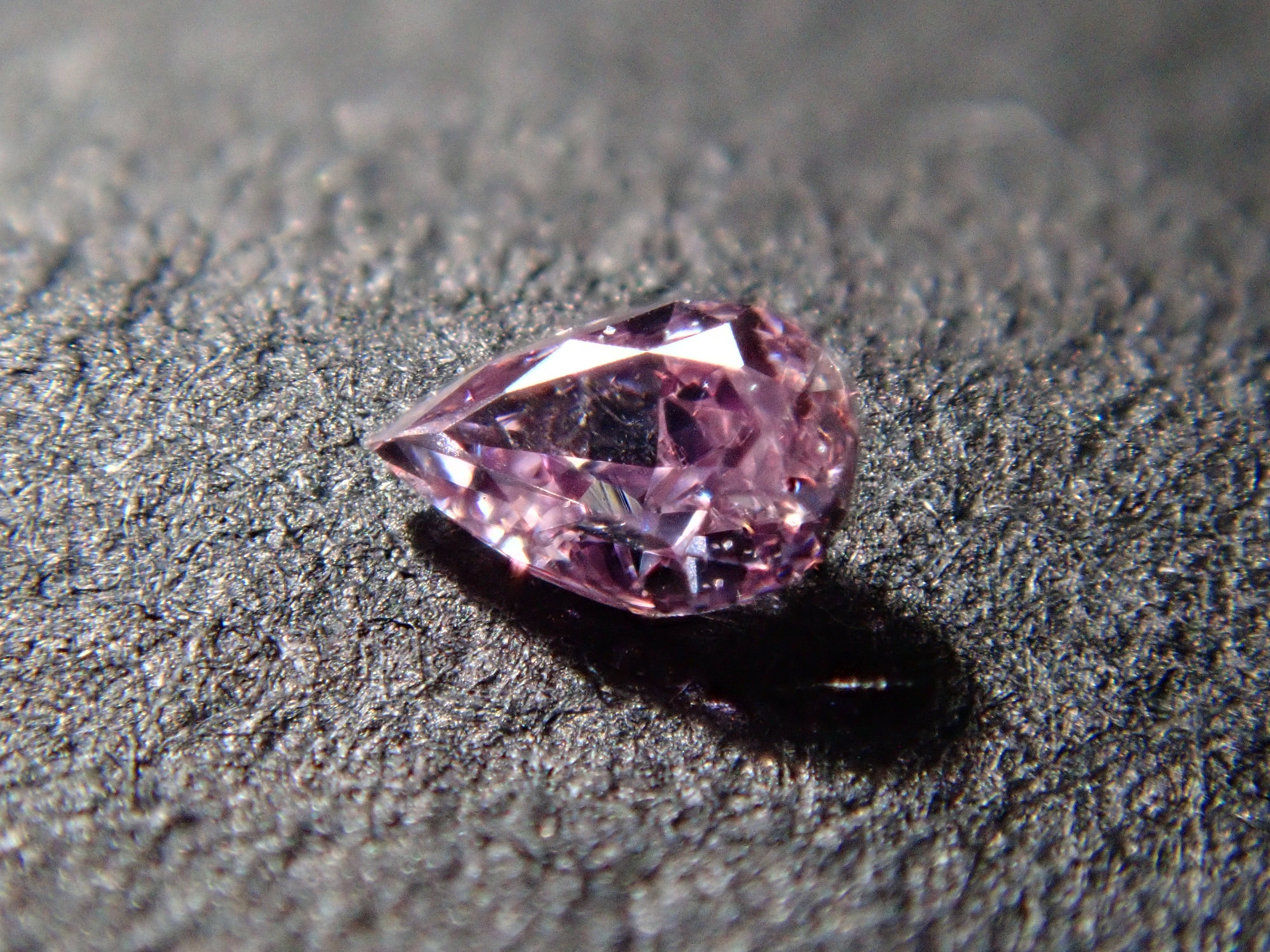ピンクダイヤモンド 0.021ルース(FANCY INTENSE PURPLE PINK, SI2)