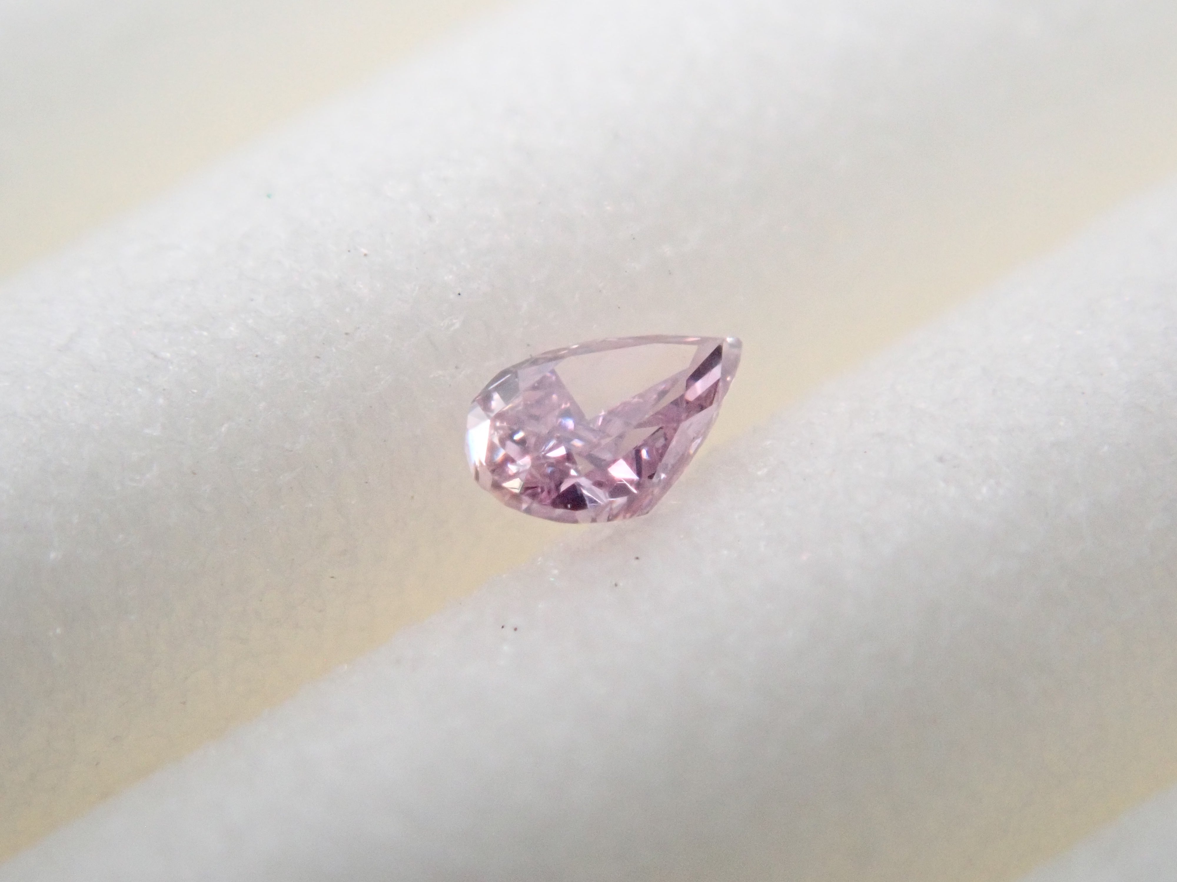 ピンクダイヤモンド 0.021ルース(FANCY INTENSE PURPLE PINK, SI2)