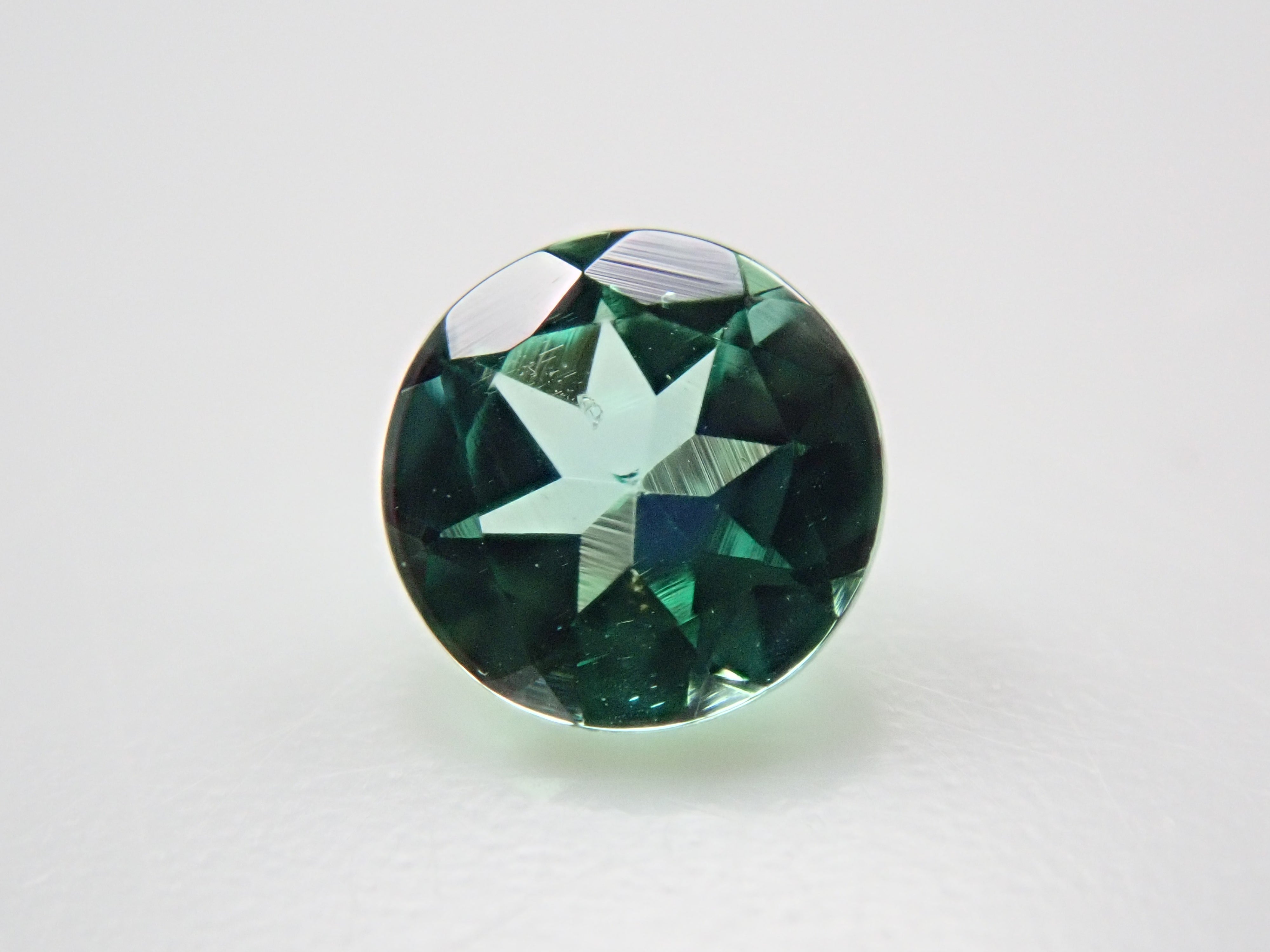 タンザニア産コーネルピン 0.173ctルース