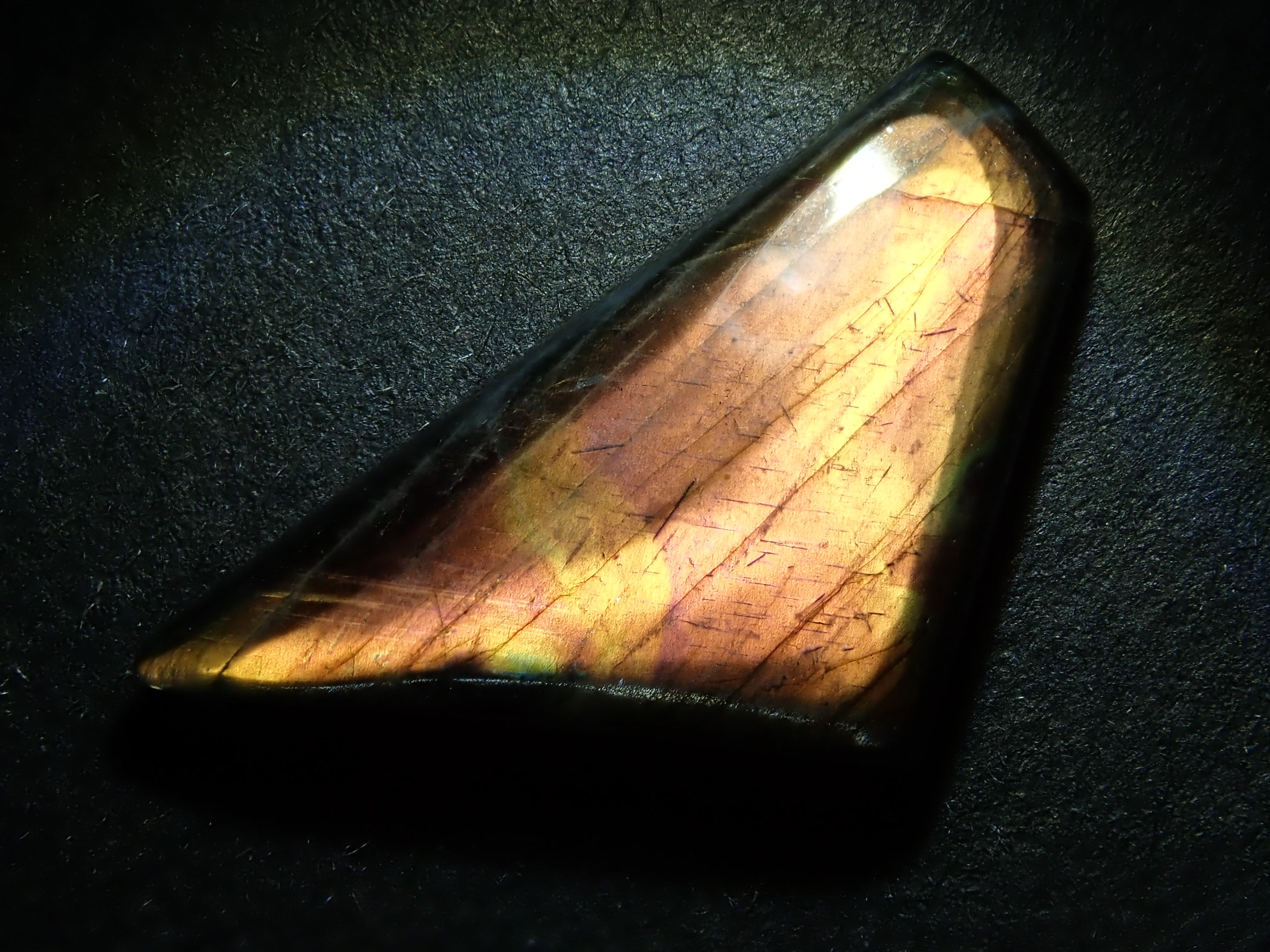 フィンランド産ラブラドライト(スペクトロライト) 4.747ctルース