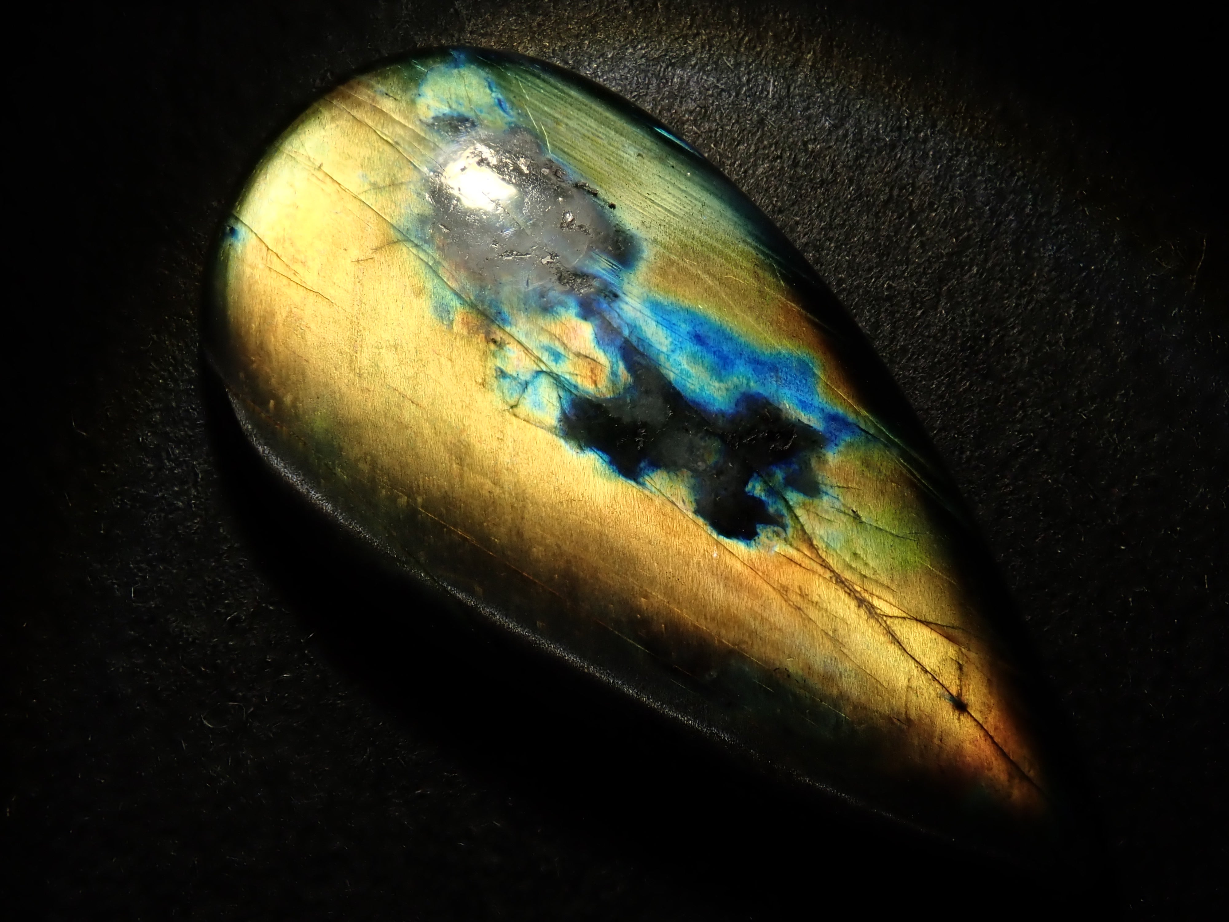 フィンランド産ラブラドライト(スペクトロライト) 5.261ctルース