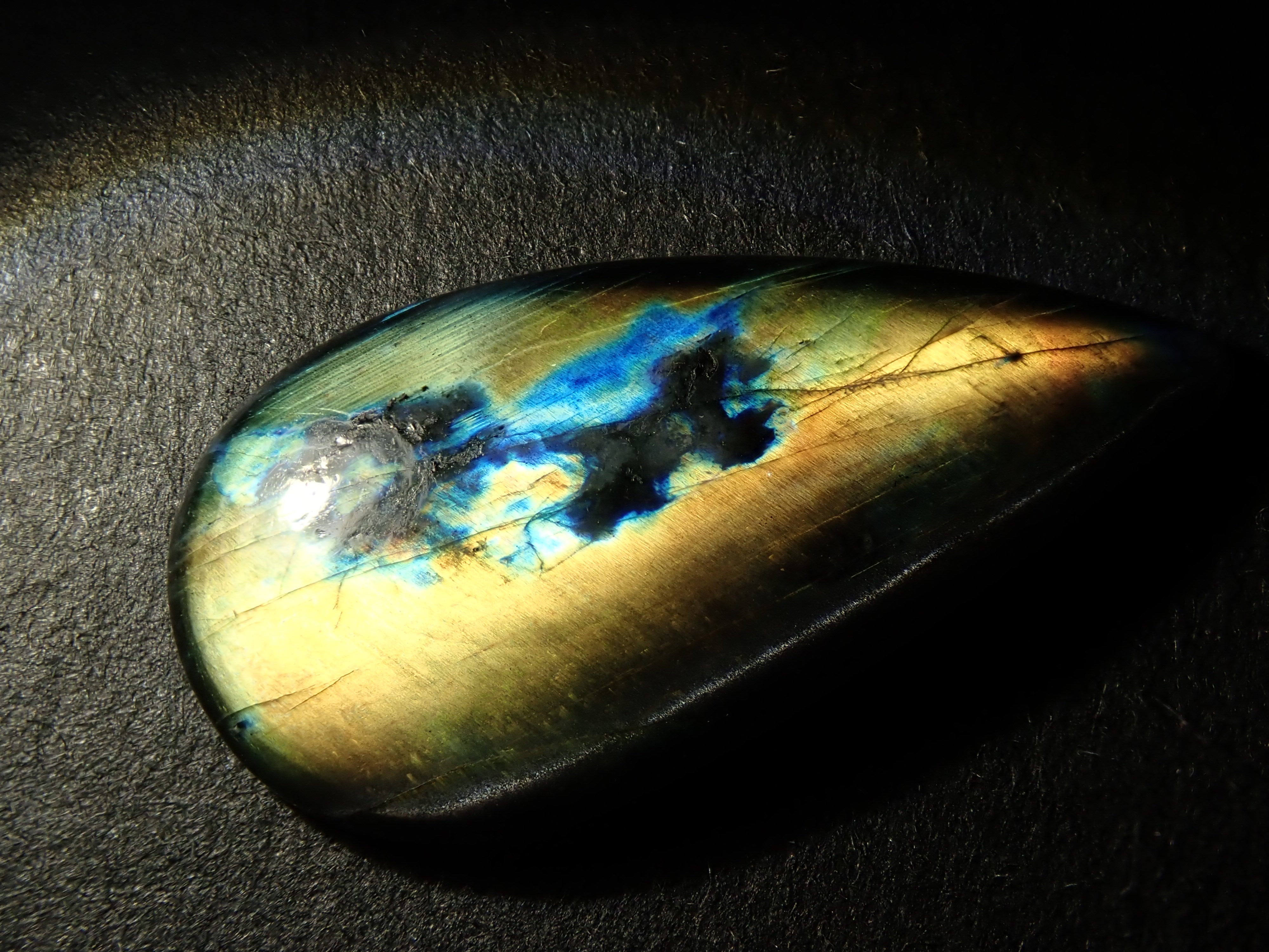 フィンランド産ラブラドライト(スペクトロライト) 5.261ctルース