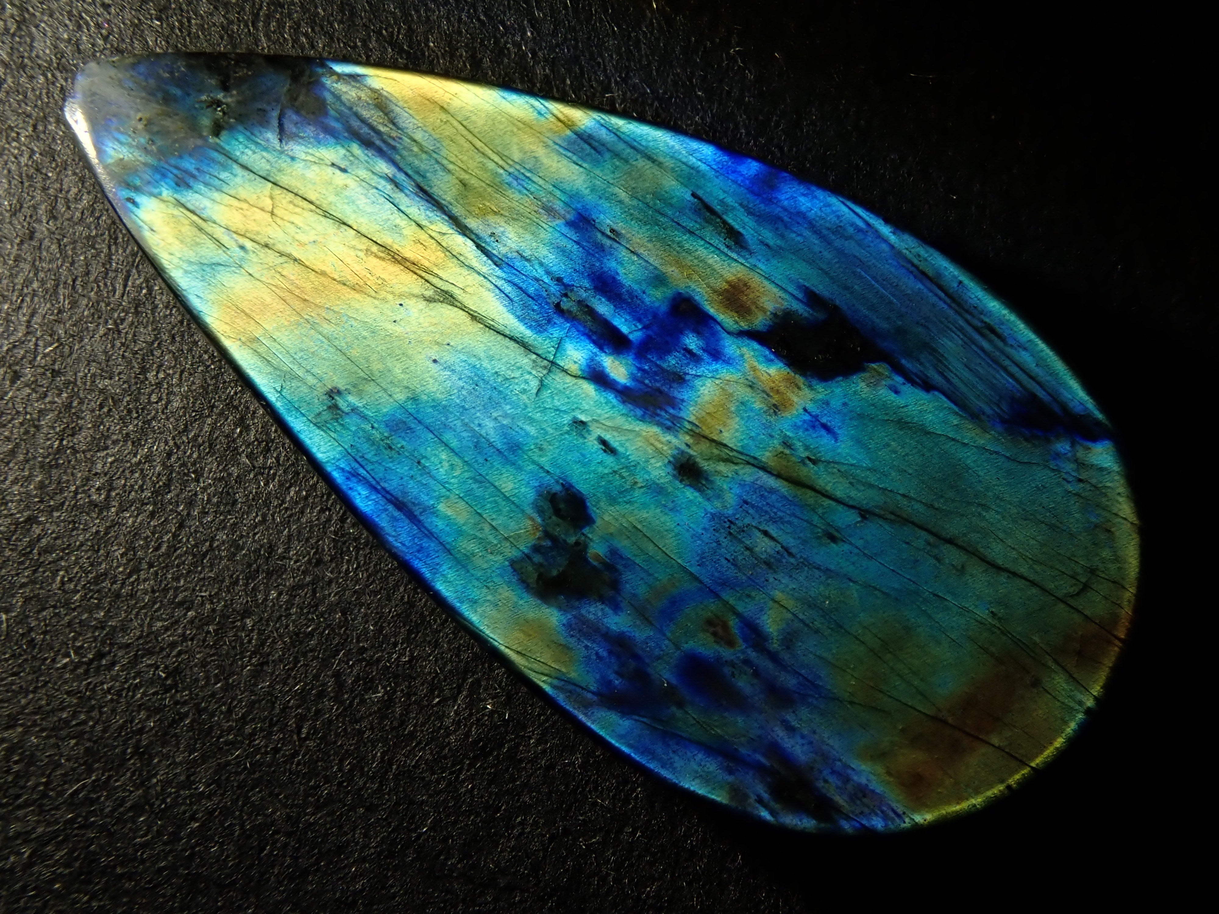 フィンランド産ラブラドライト(スペクトロライト) 5.261ctルース