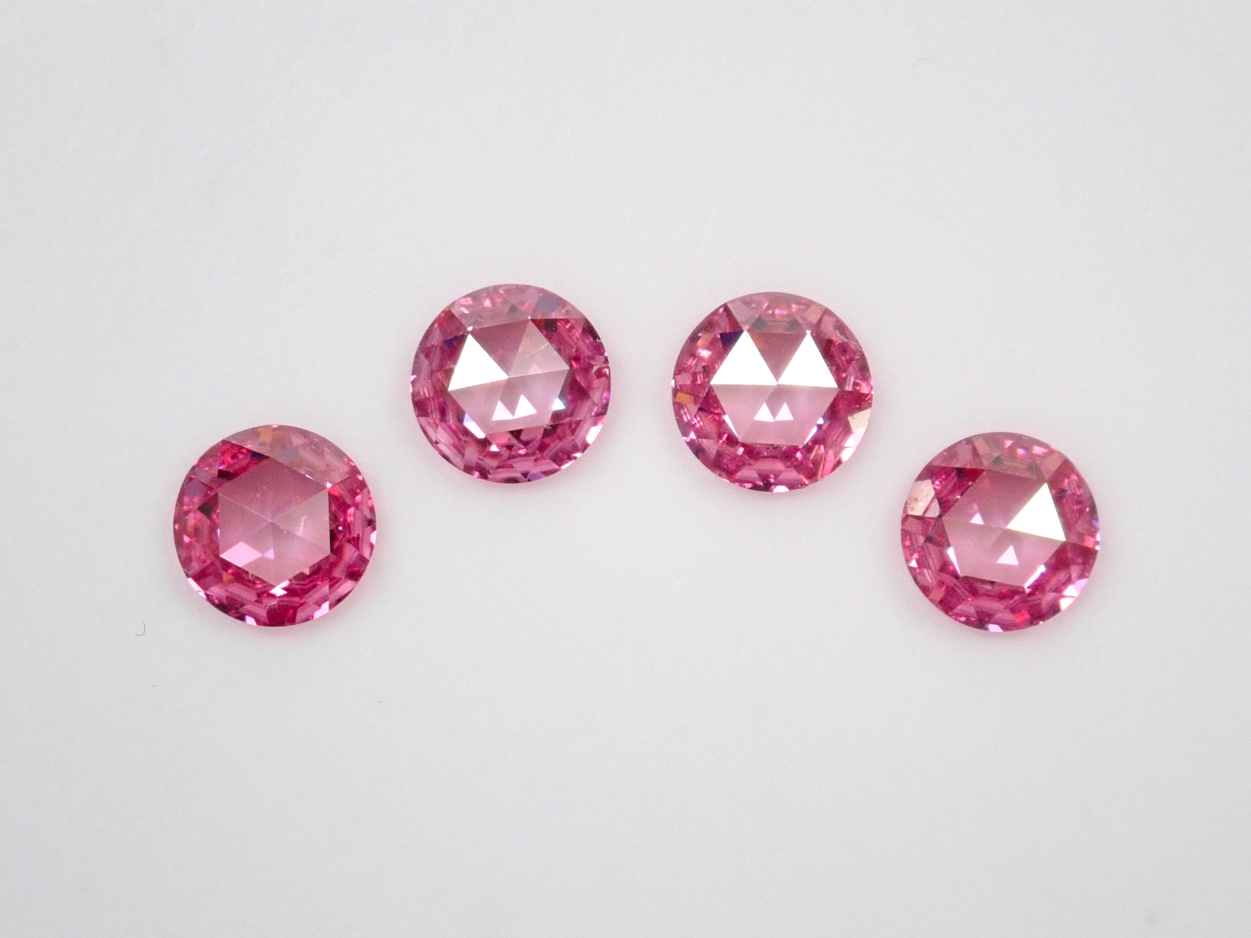 【限量4石】合成莫桑石1石散裝(玫瑰切工,5.0mm)【多買可優惠】