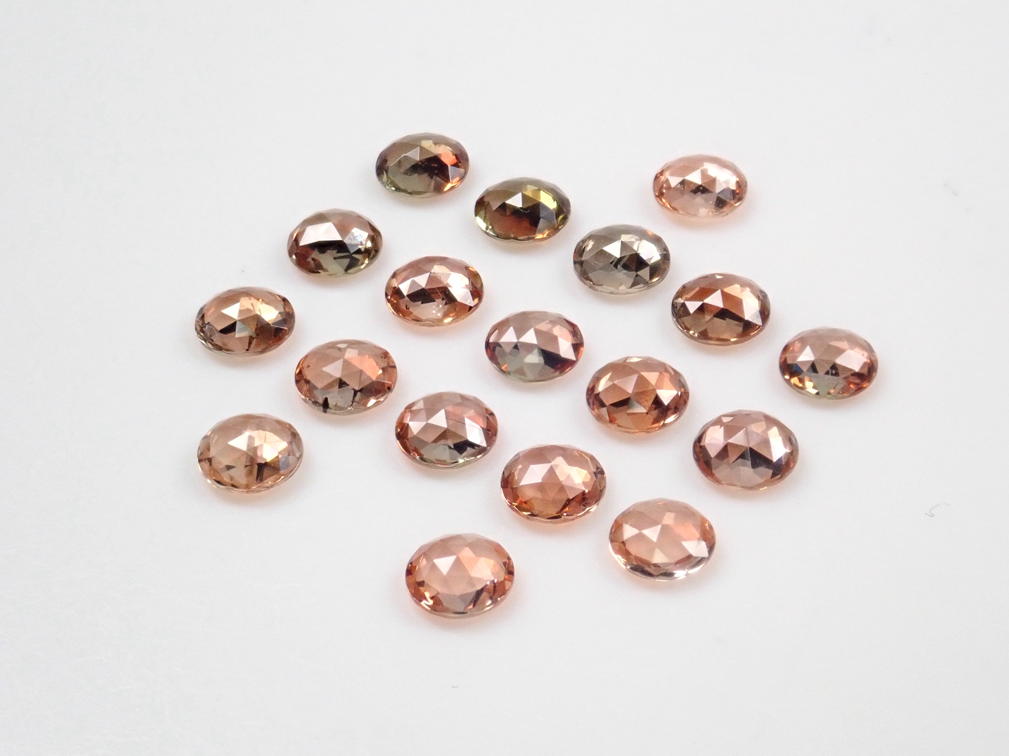 《限定18石》【KEN氏】スペイン産アンダリュサイト1石ルース(ローズカット,4.0mm)《複数購入割引》【安部祐一朗さん作品モチーフ】
