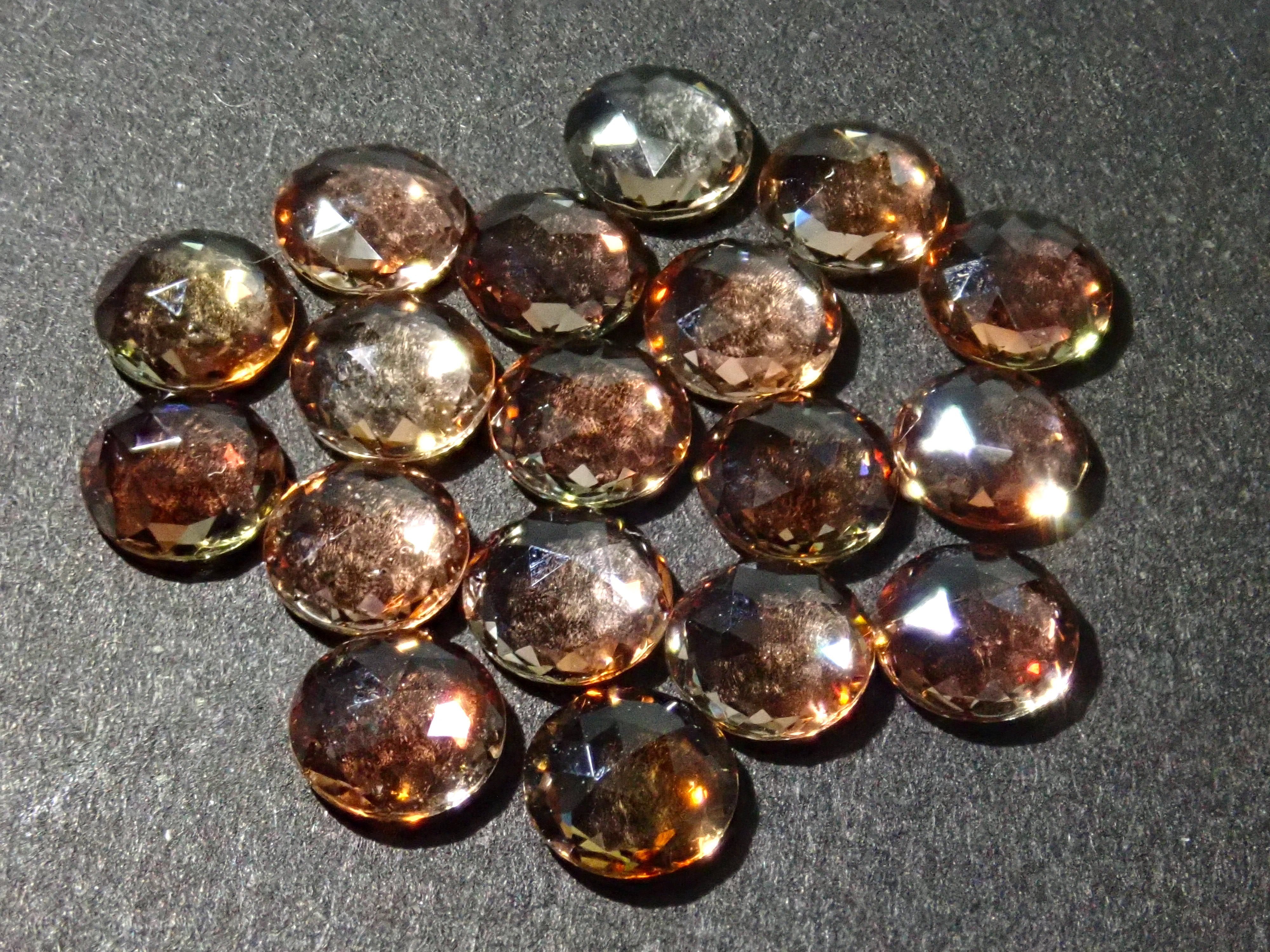 《限定18石》【KEN氏】スペイン産アンダリュサイト1石ルース(ローズカット,4.0mm)《複数購入割引》【安部祐一朗さん作品モチーフ】
