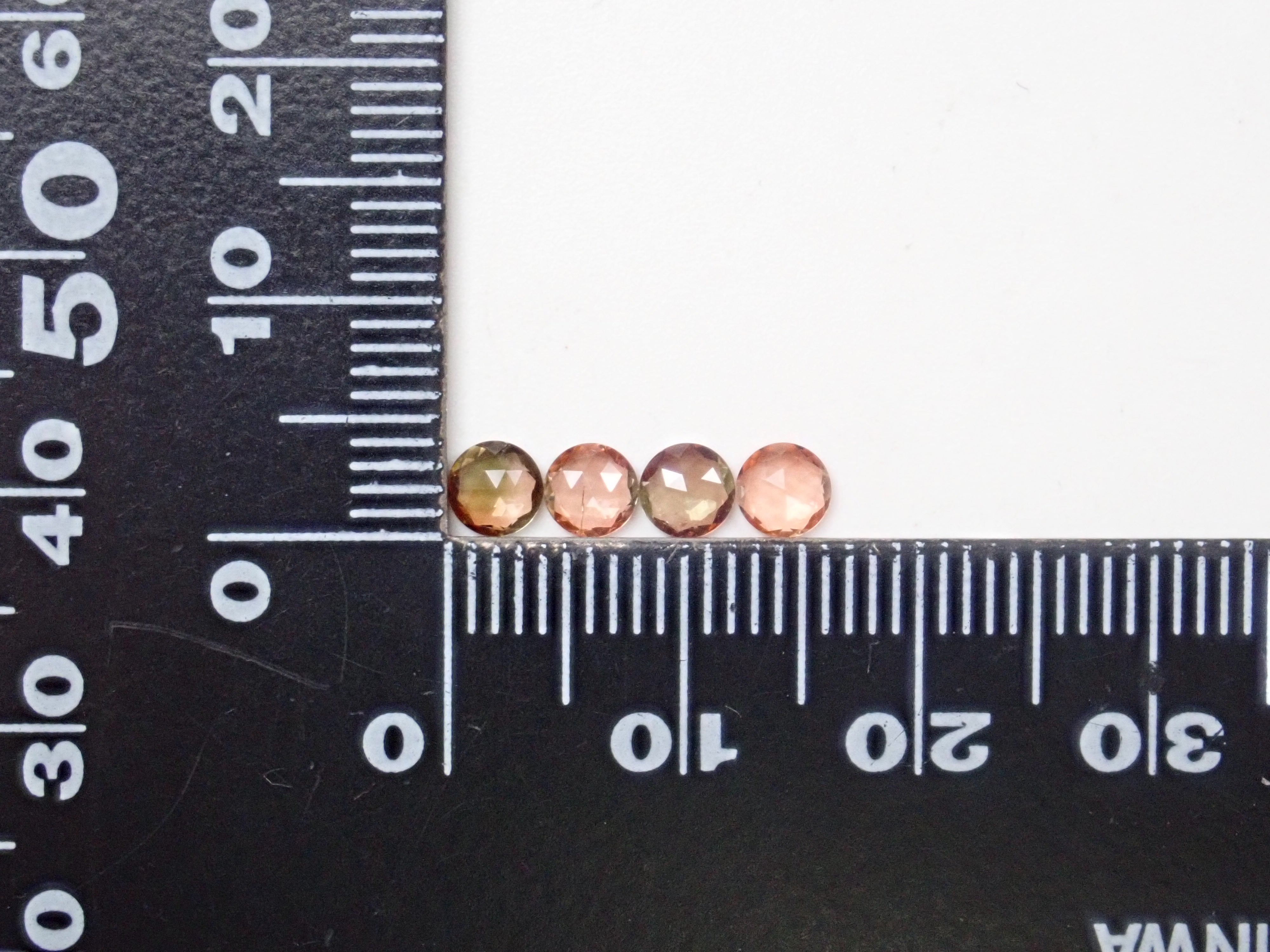 《限定18石》【KEN氏】スペイン産アンダリュサイト1石ルース(ローズカット,4.0mm)《複数購入割引》【安部祐一朗さん作品モチーフ】