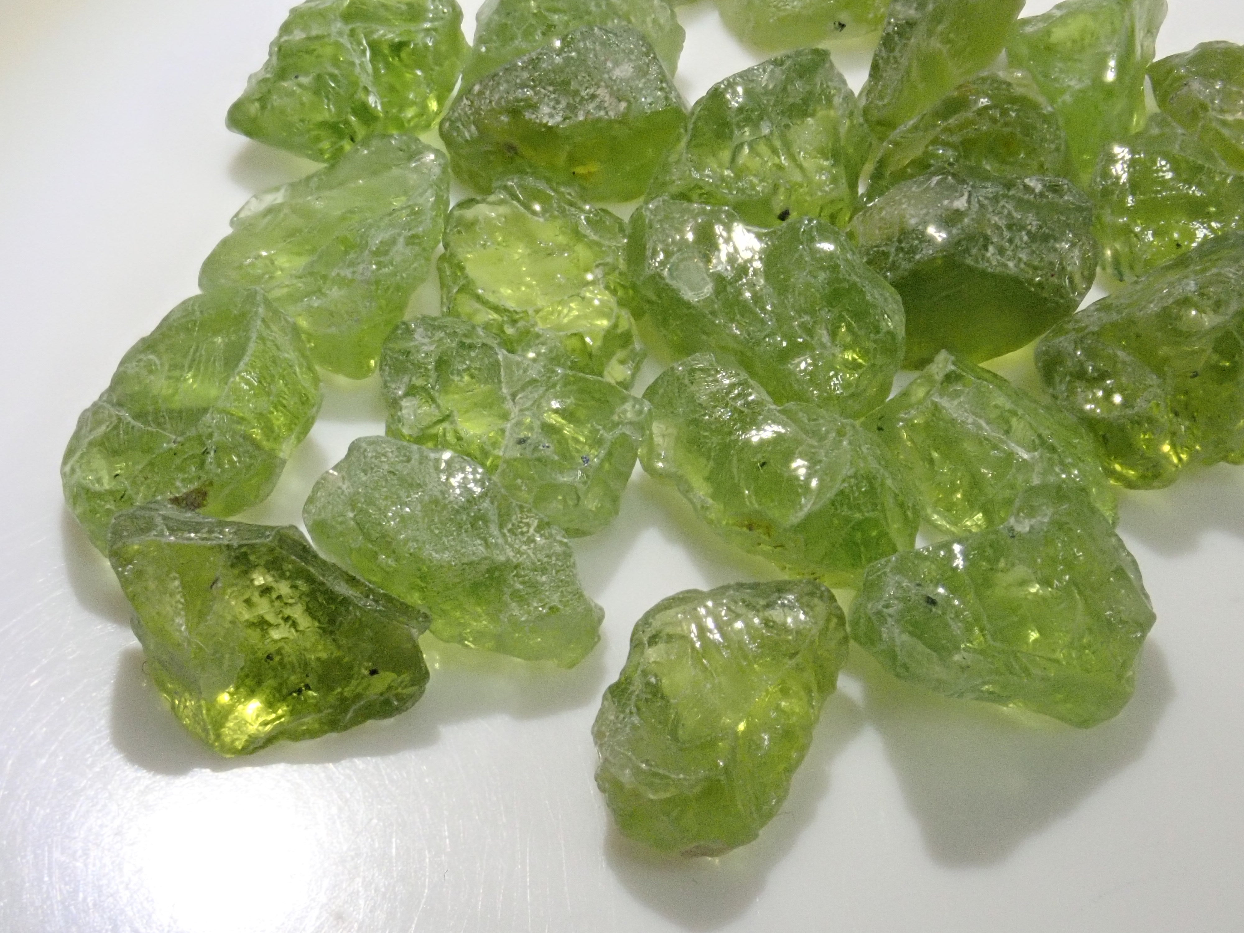 橄欖石原石+2顆裸石套裝(八月生日石)《多買有折扣》