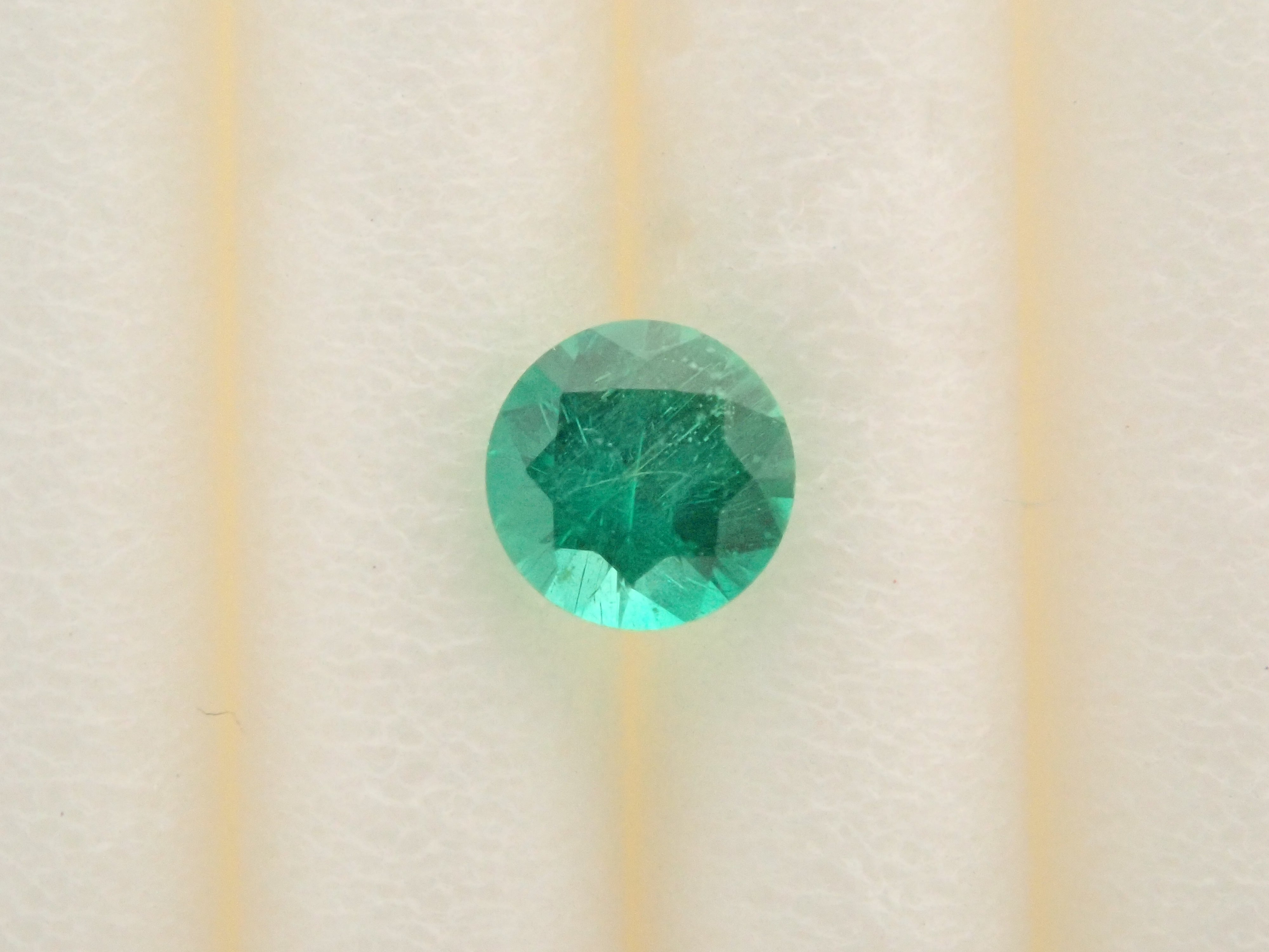 【2/2 22時販売】コロンビア産エメラルド 3.1mm/0.093ctルース