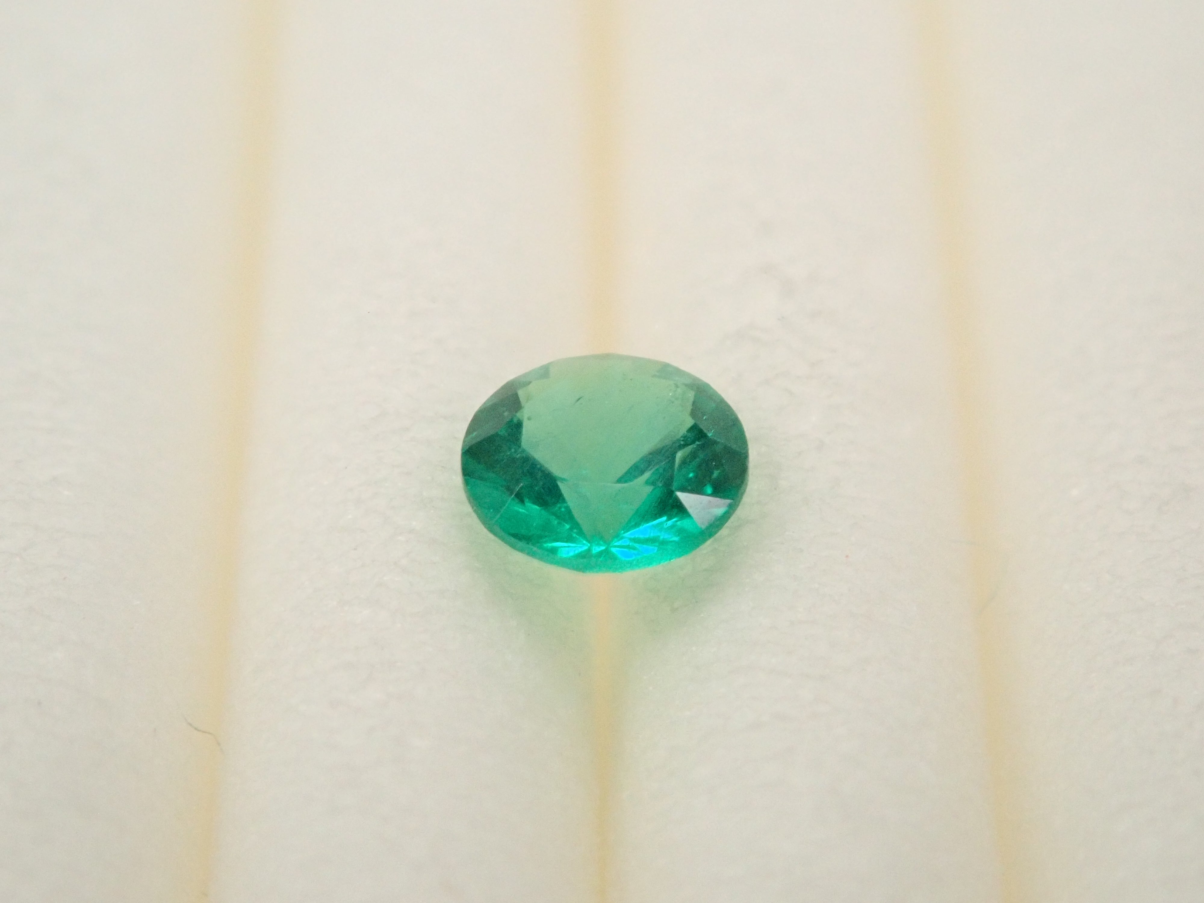 【2/2 22時販売】コロンビア産エメラルド 3.1mm/0.093ctルース