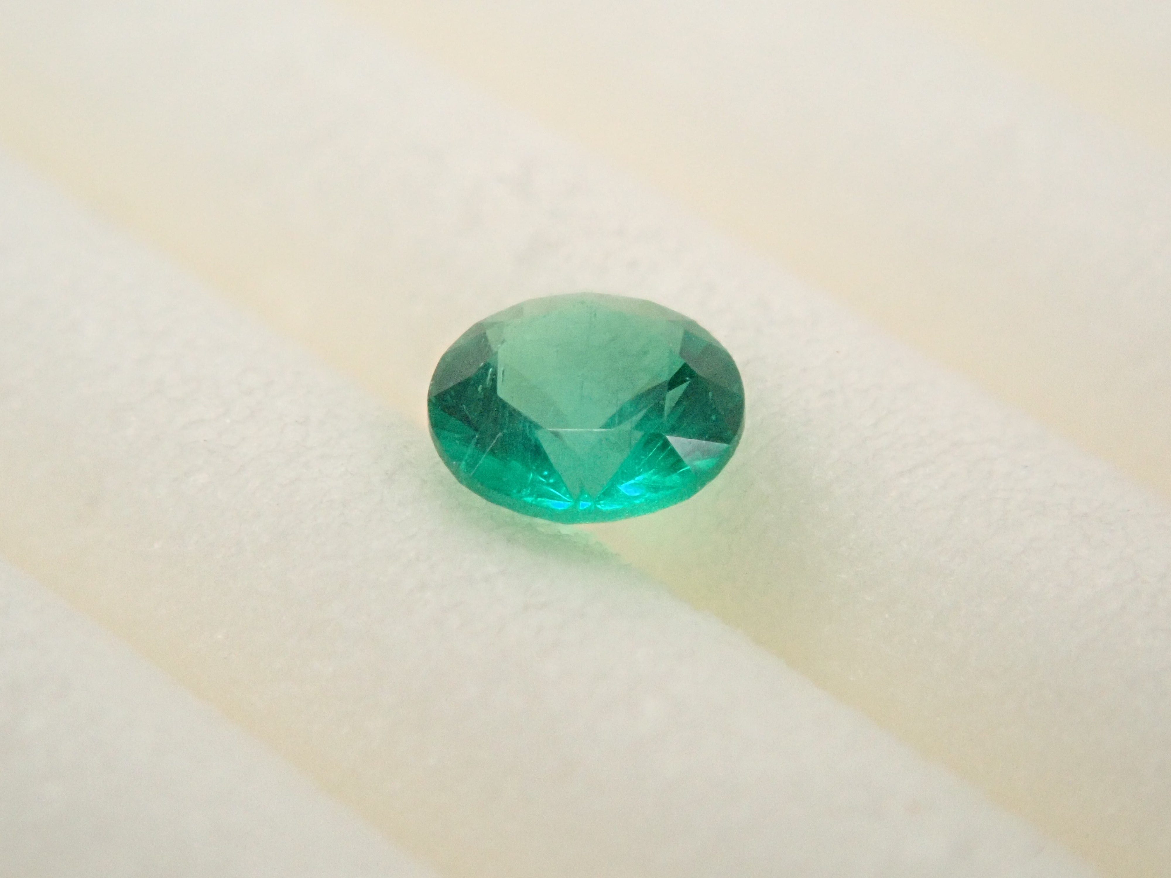 【2/2 22時販売】コロンビア産エメラルド 3.1mm/0.093ctルース