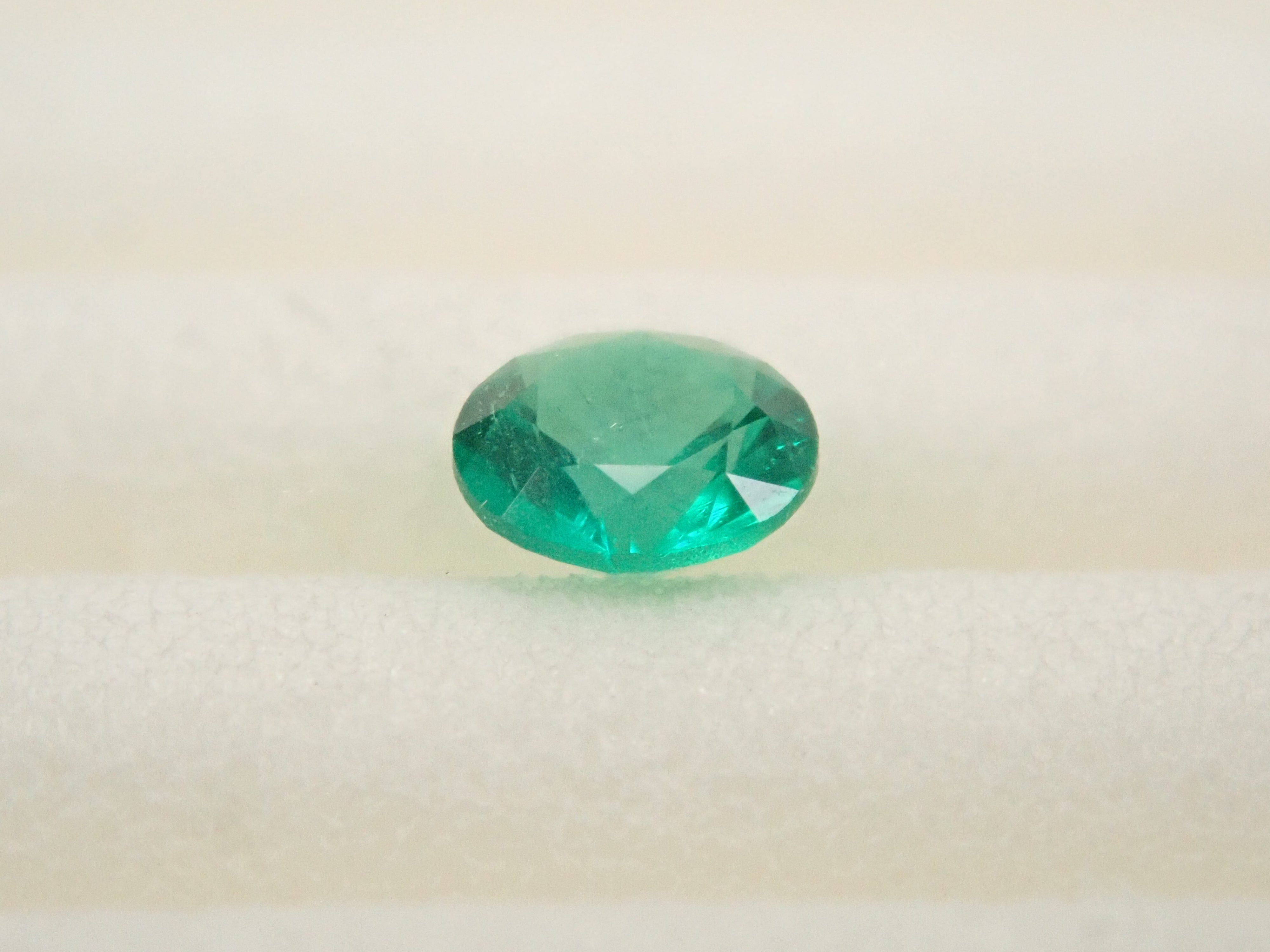 【2/2 22時販売】コロンビア産エメラルド 3.1mm/0.093ctルース