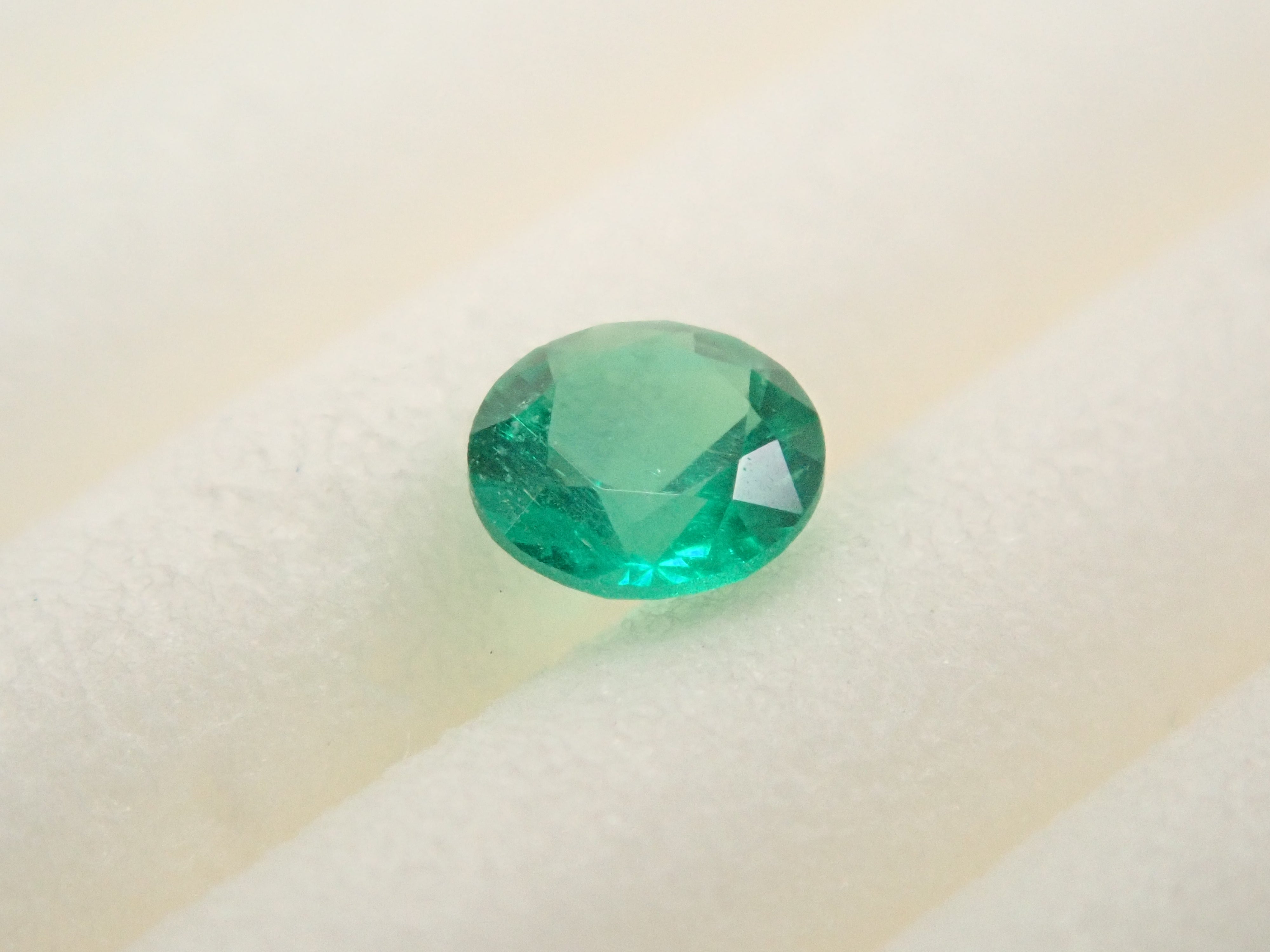 【2/2 22時販売】コロンビア産エメラルド 3.1mm/0.093ctルース