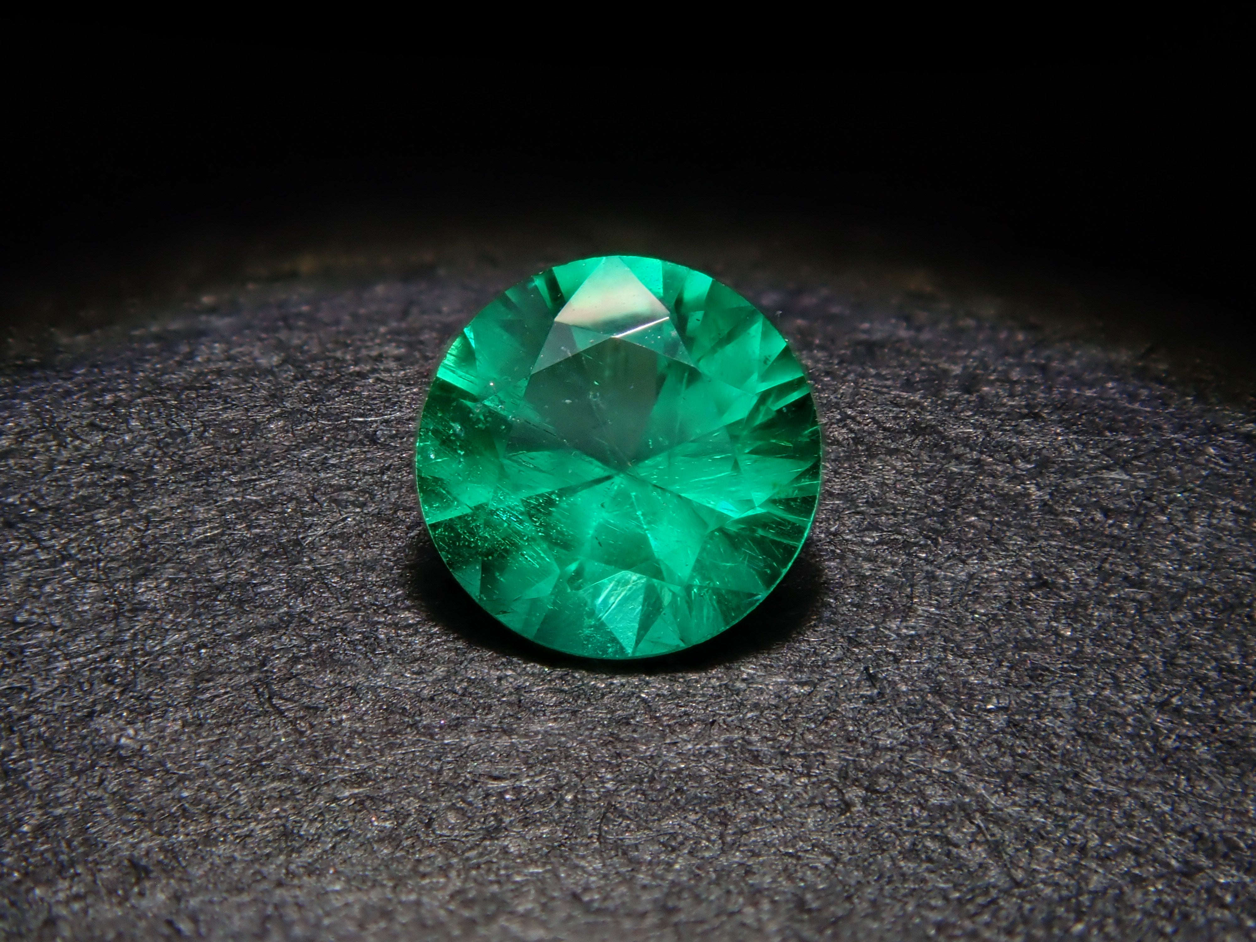 【2/2 22時販売】コロンビア産エメラルド 3.1mm/0.093ctルース