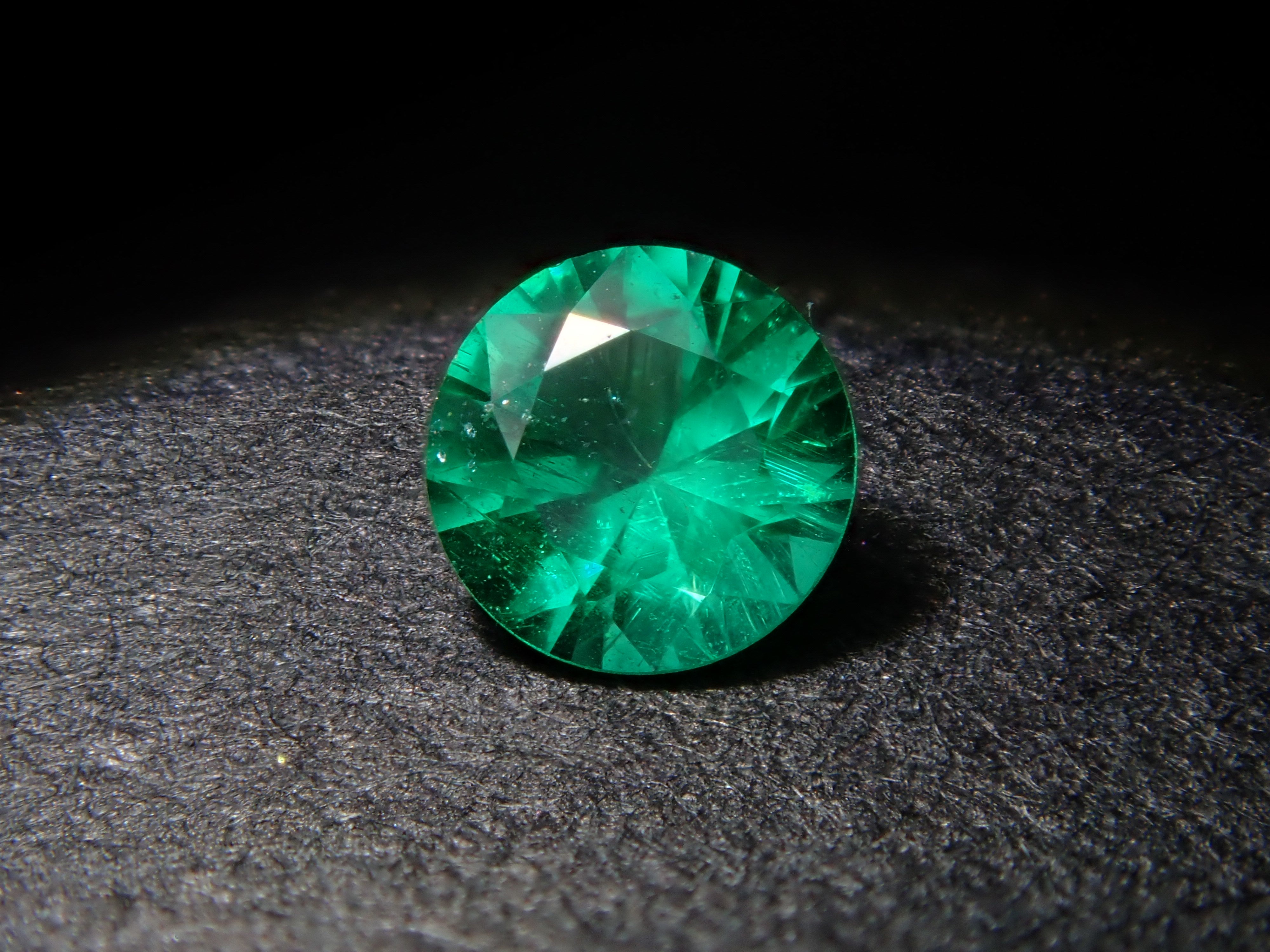 【2/2 22時販売】コロンビア産エメラルド 3.1mm/0.093ctルース