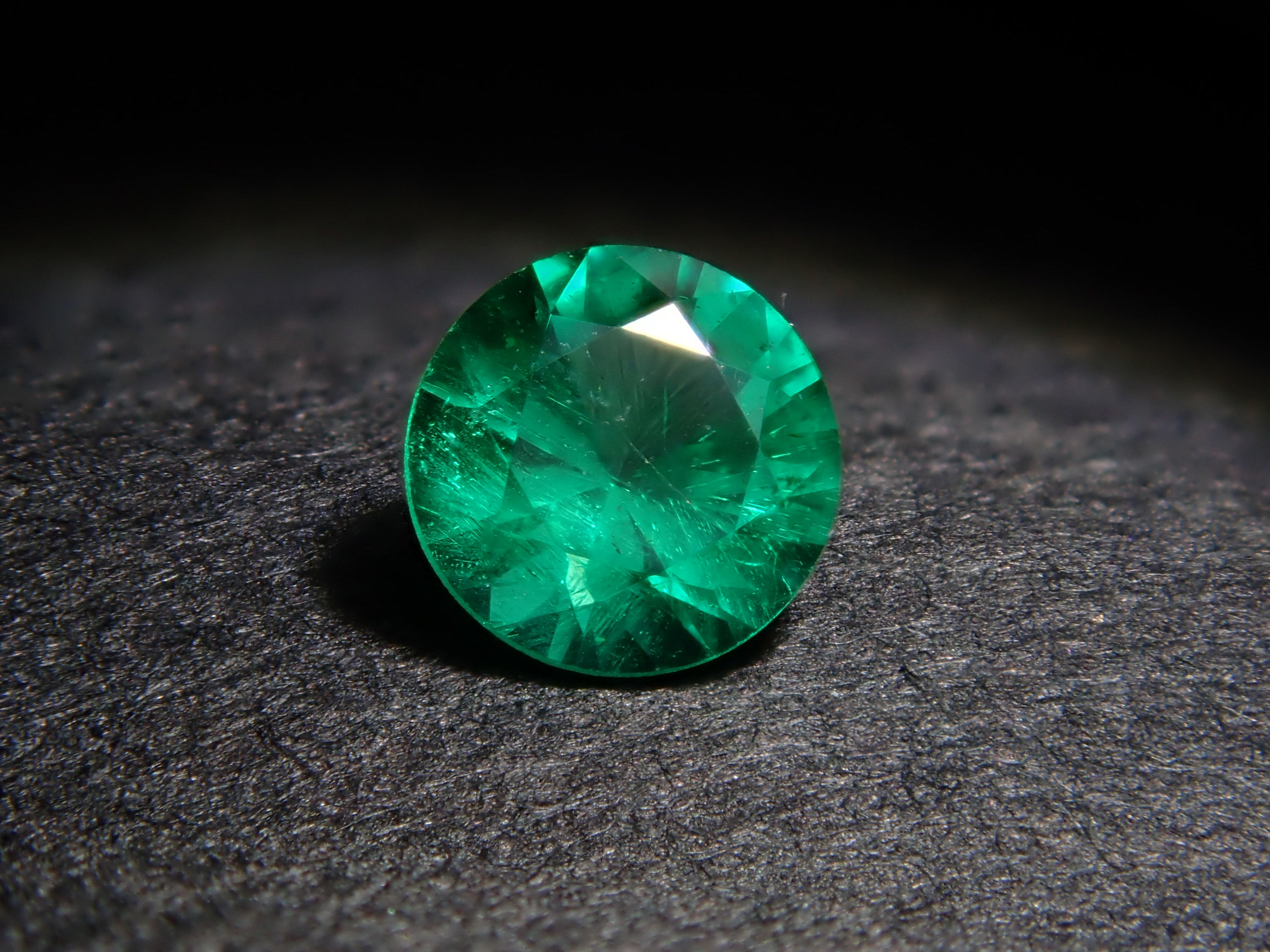 【2/2 22時販売】コロンビア産エメラルド 3.1mm/0.093ctルース