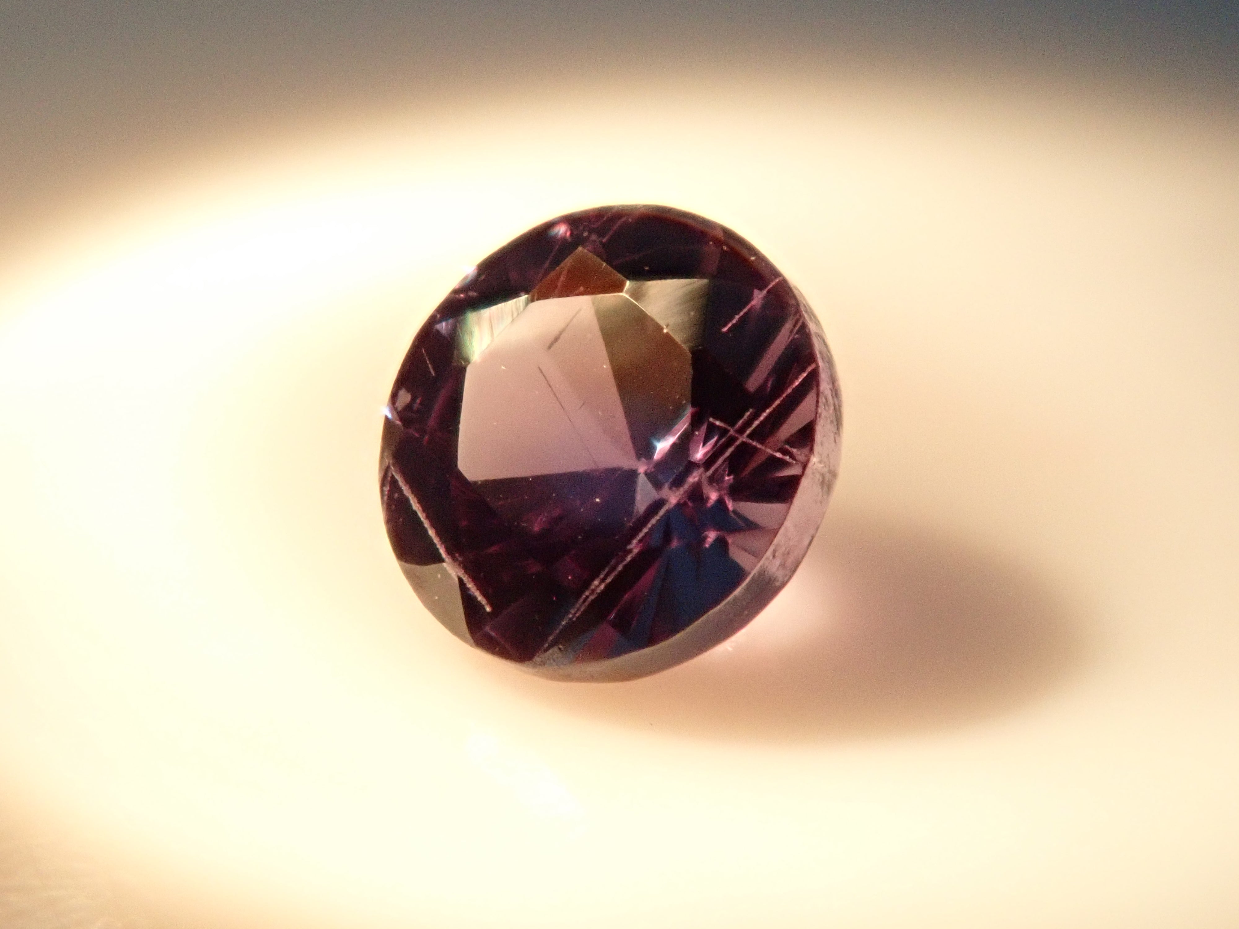 馬達加斯加產貝基里藍石榴石(變色石榴石),0.183克拉散裝