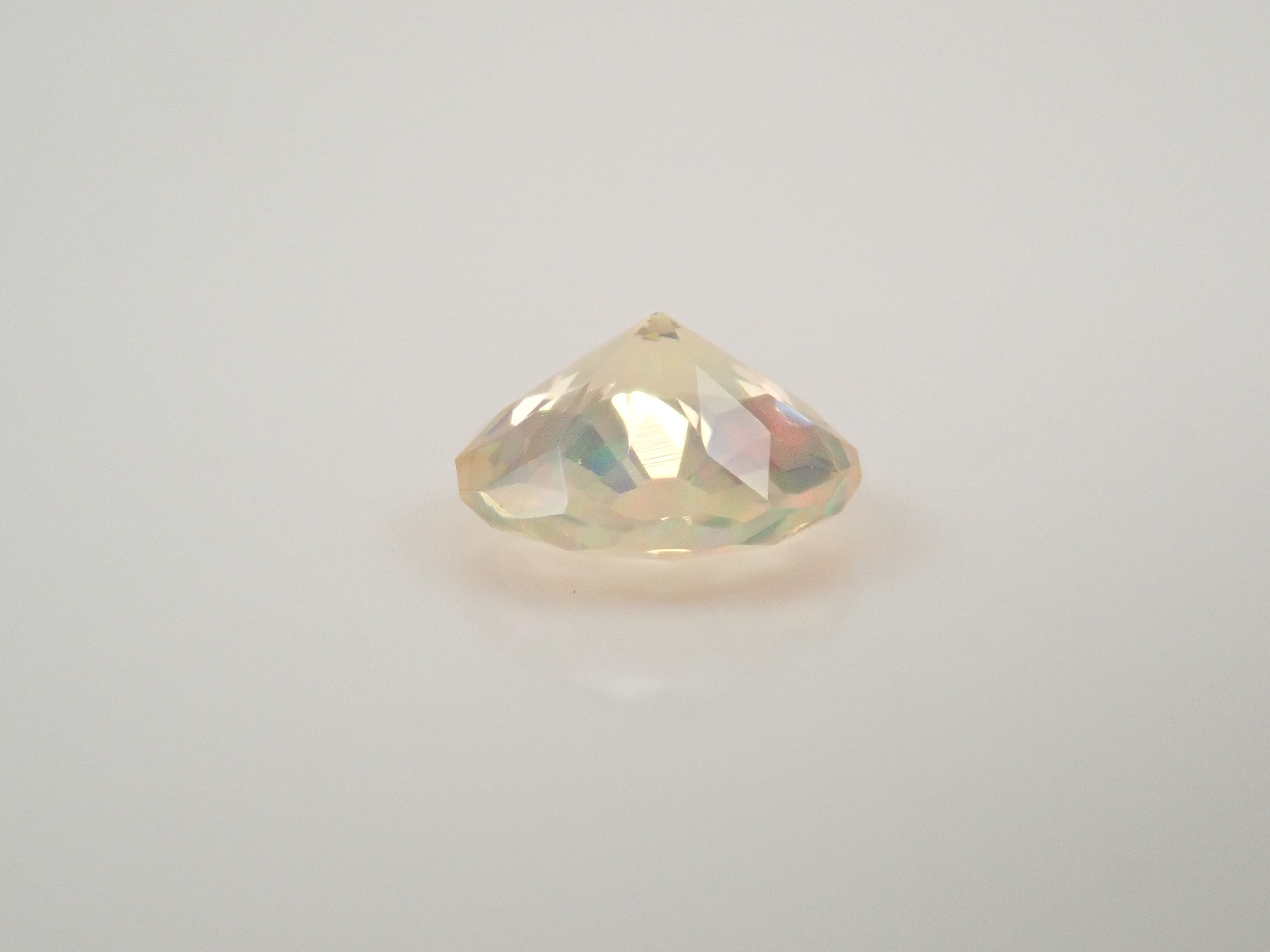 【2/17 22時販売】メキシコ産ファイアオパール(ファセットカット) 4.5mm/0.218ctルース