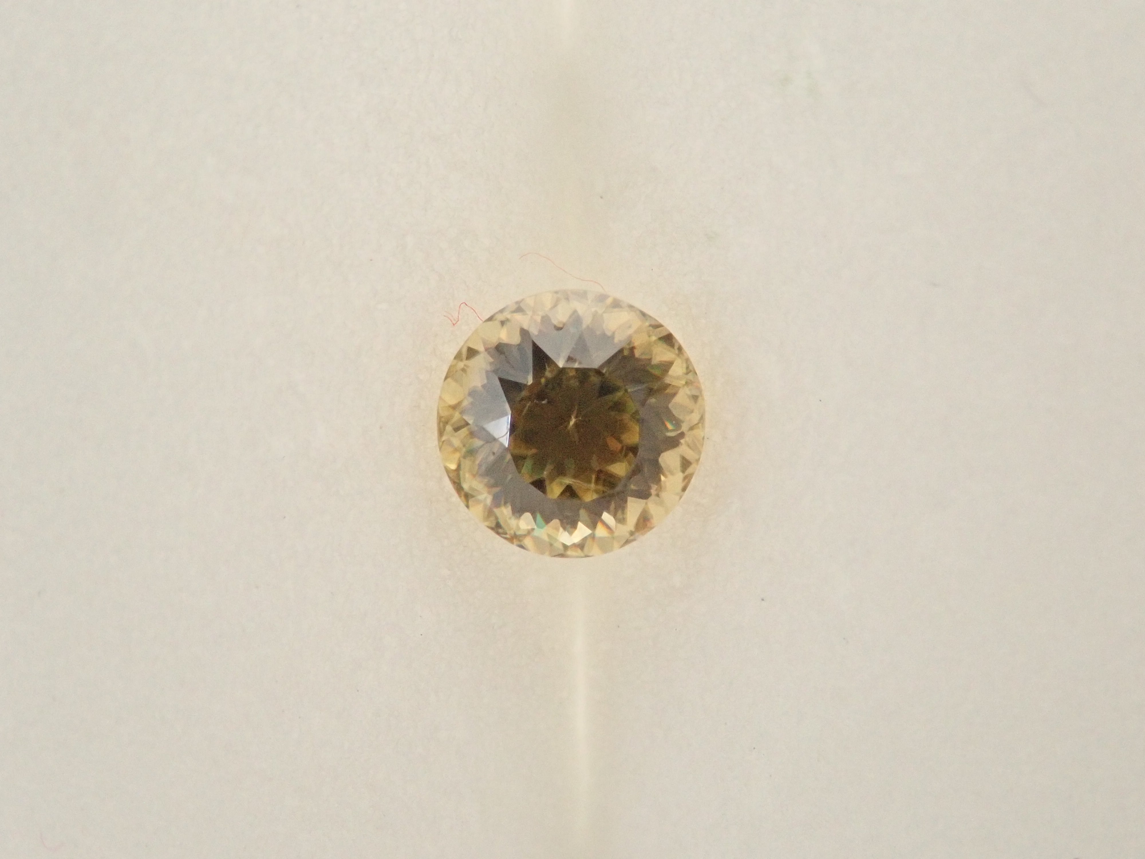 【2/8 22時販売】マダガスカル産スフェーン 4.5mm/0.509ctルース