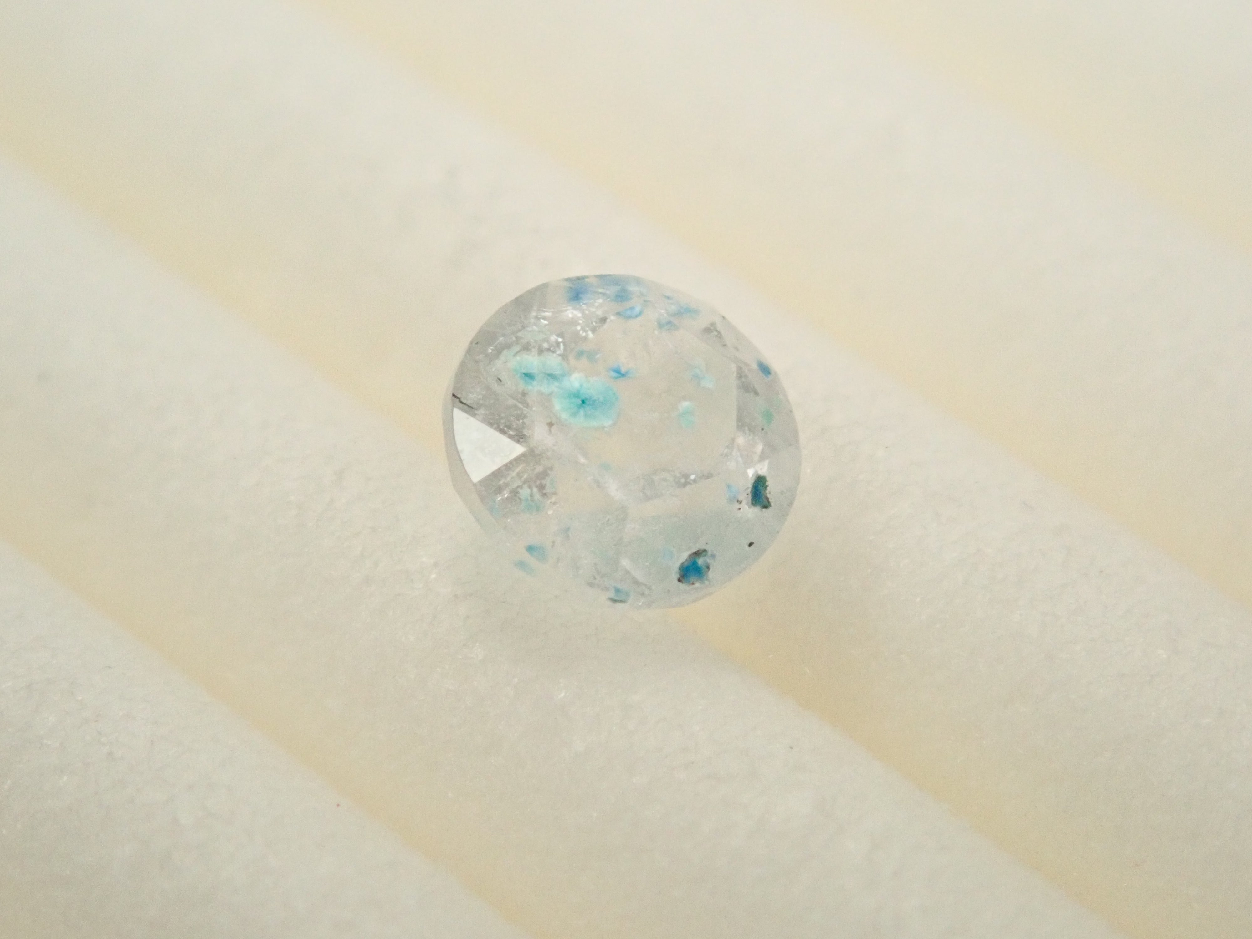 【2月18日晚間10點開賣】巴西美杜莎石英(帕拉伊巴石英)3.9毫米/0.237克拉裸石