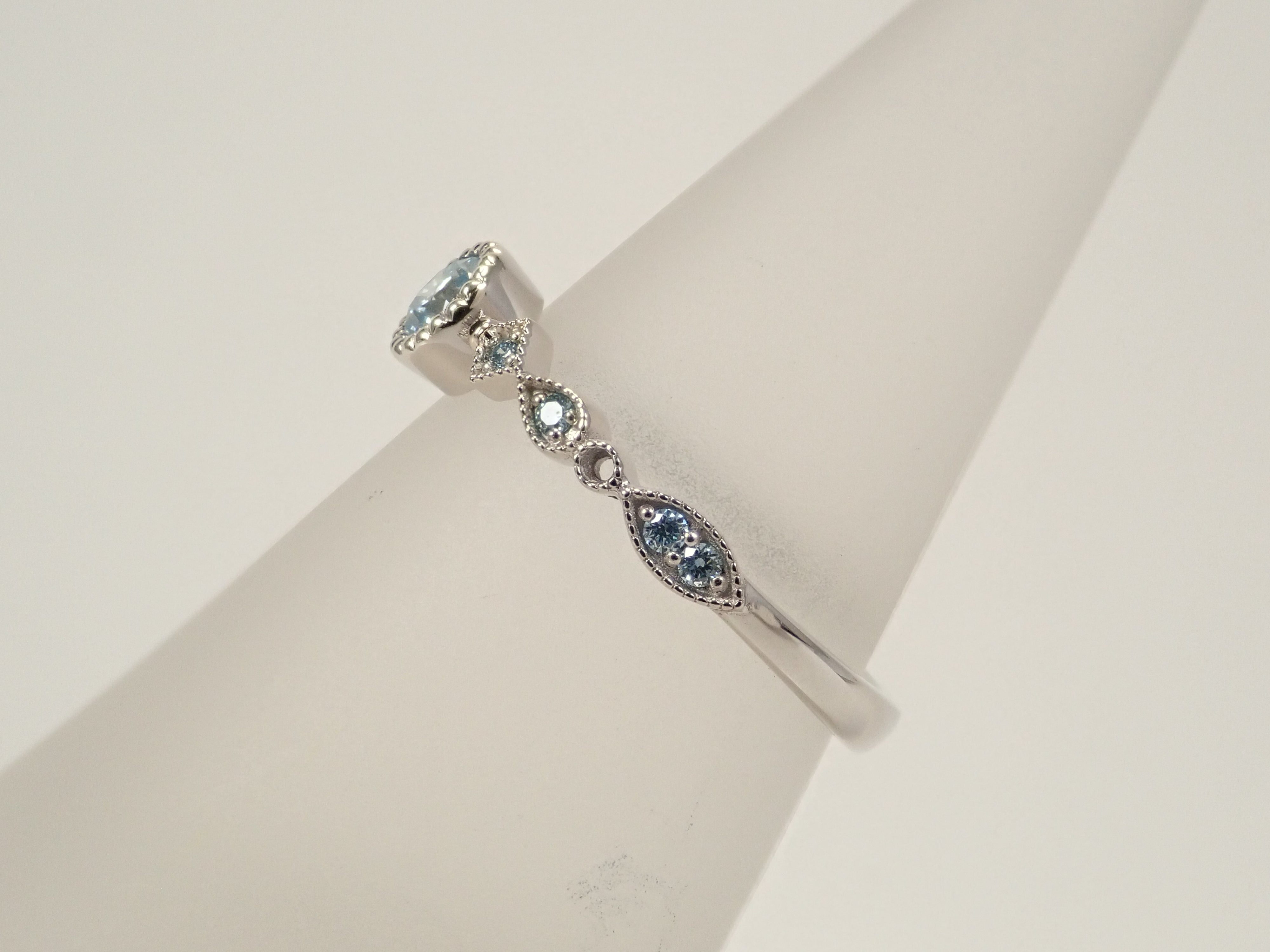 Pt950 アイスブルーダイヤモンド(トリートメント) 0.197ct リング
