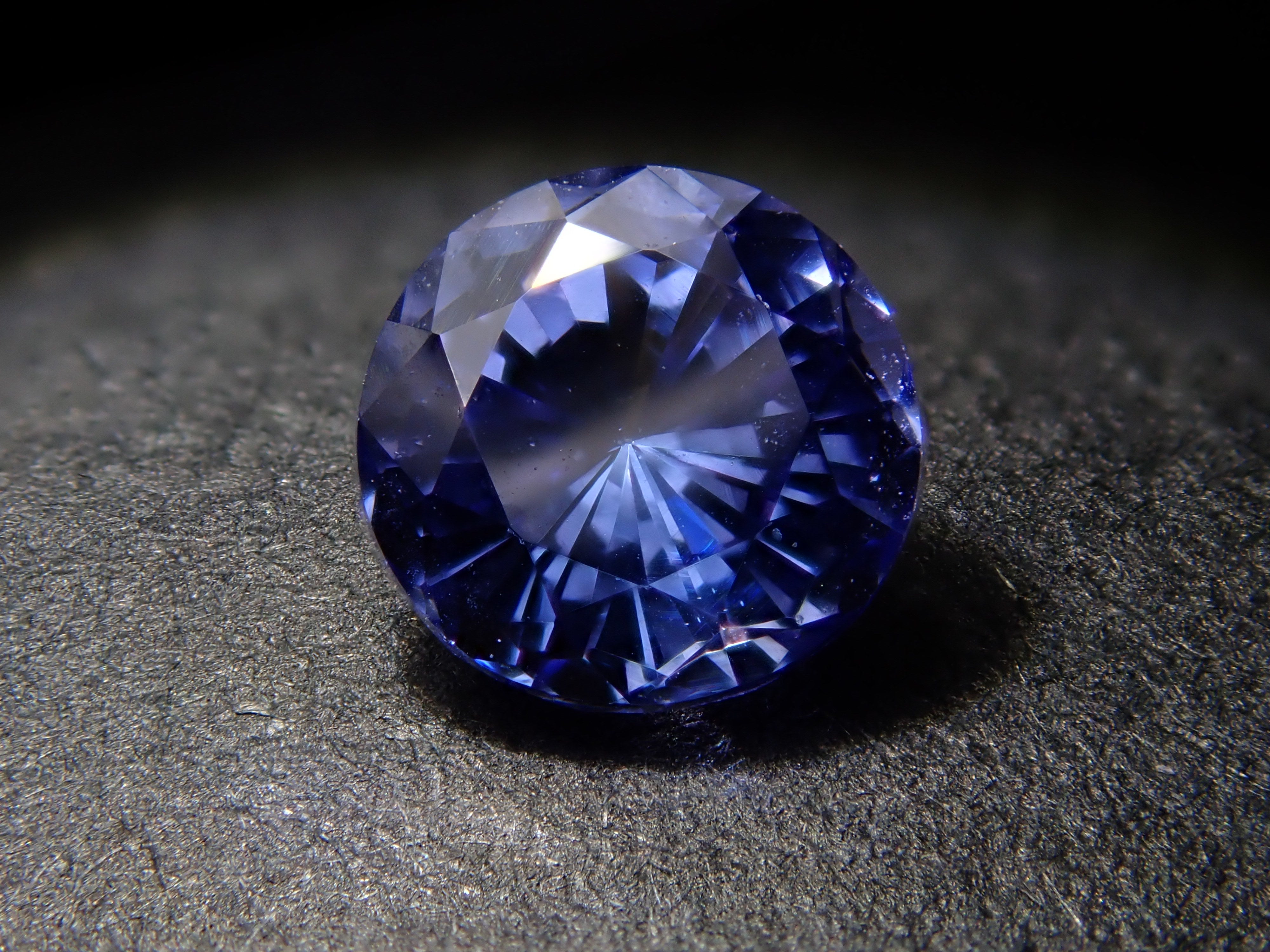 【2/5 22時販売】タンザニア産タンザナイト 4.5mm/0.390ctルース AIGS