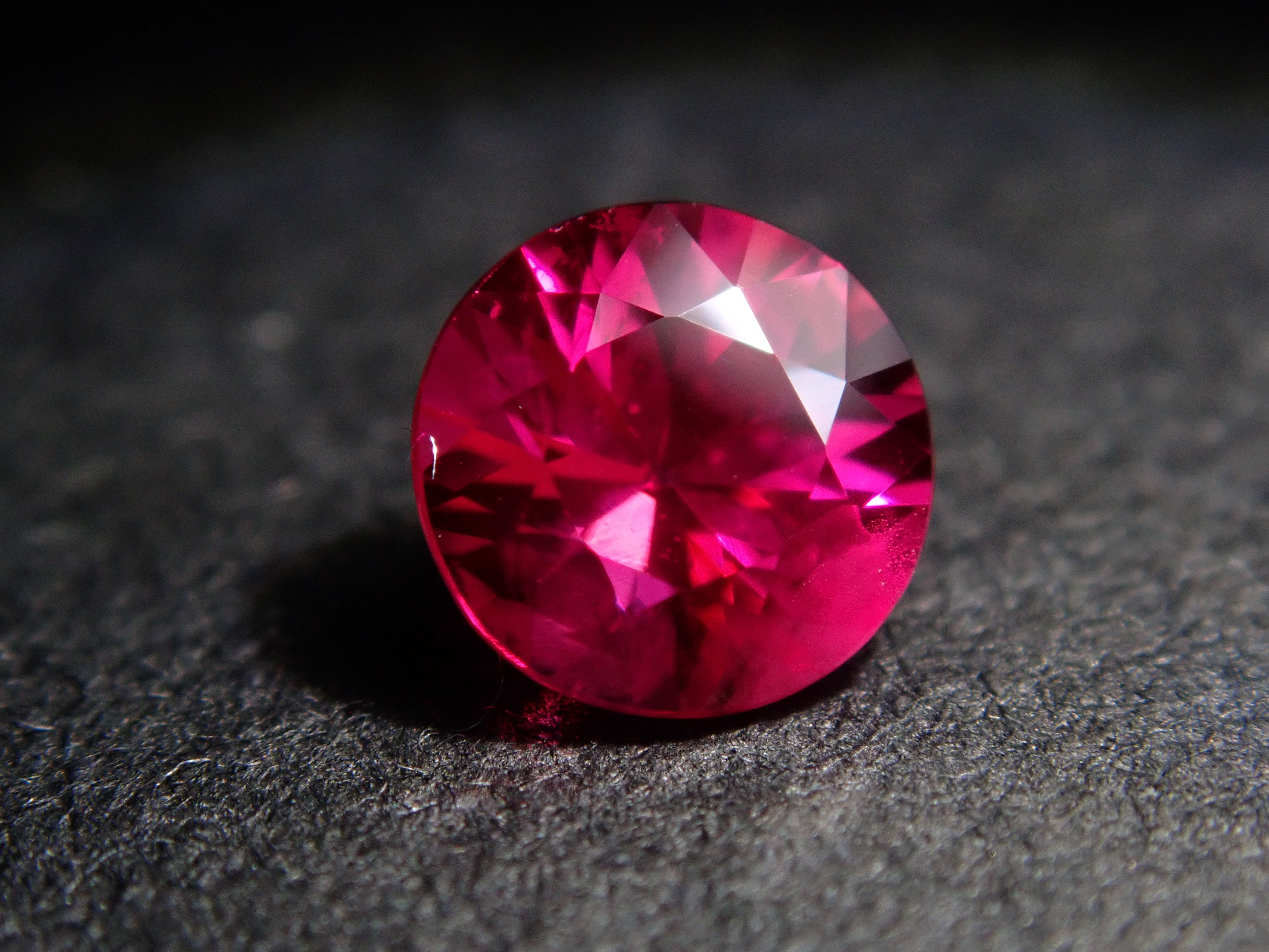 Pigeon blood ruby 0.310ct loose