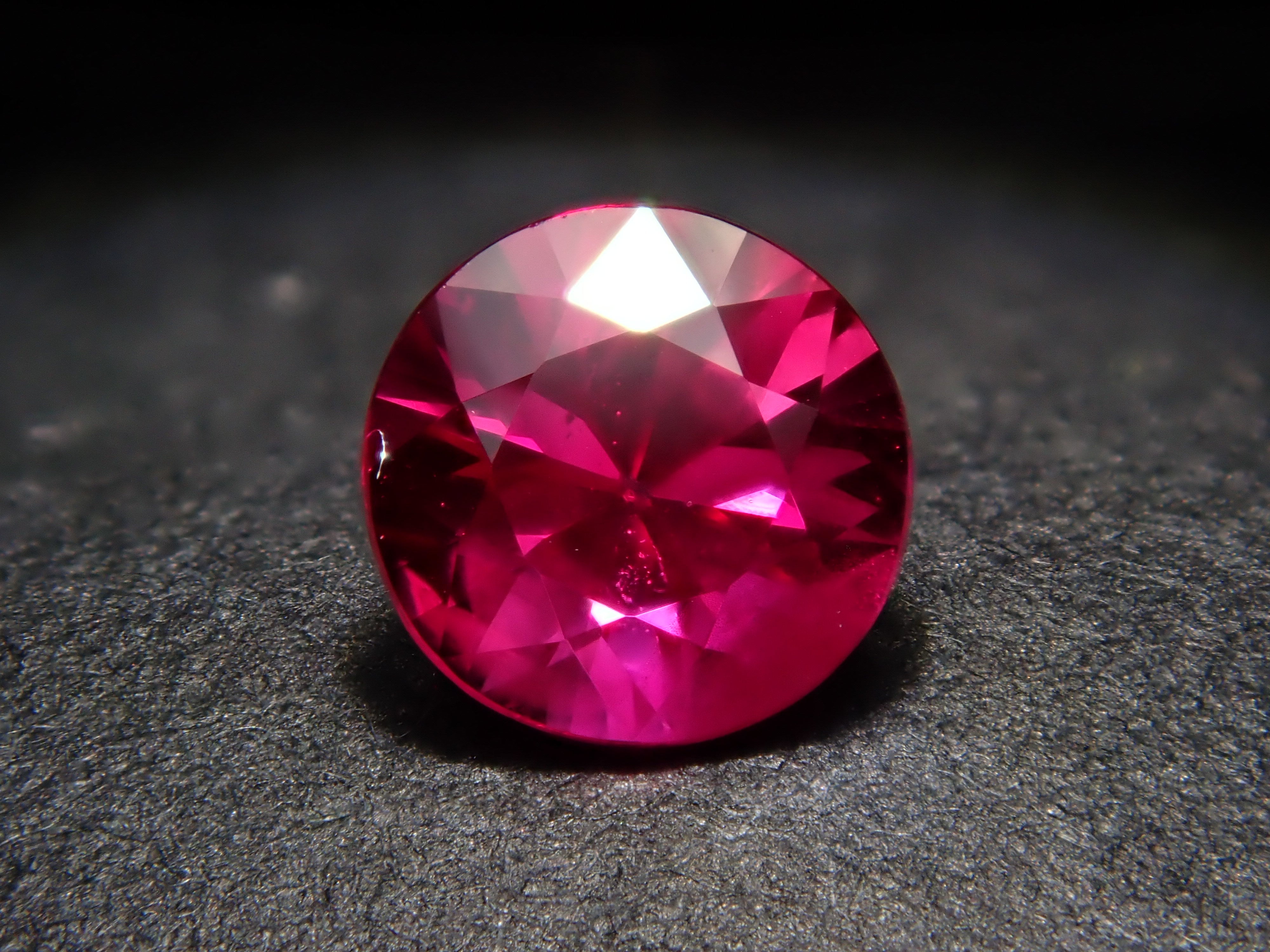 Pigeon blood ruby 0.310ct loose