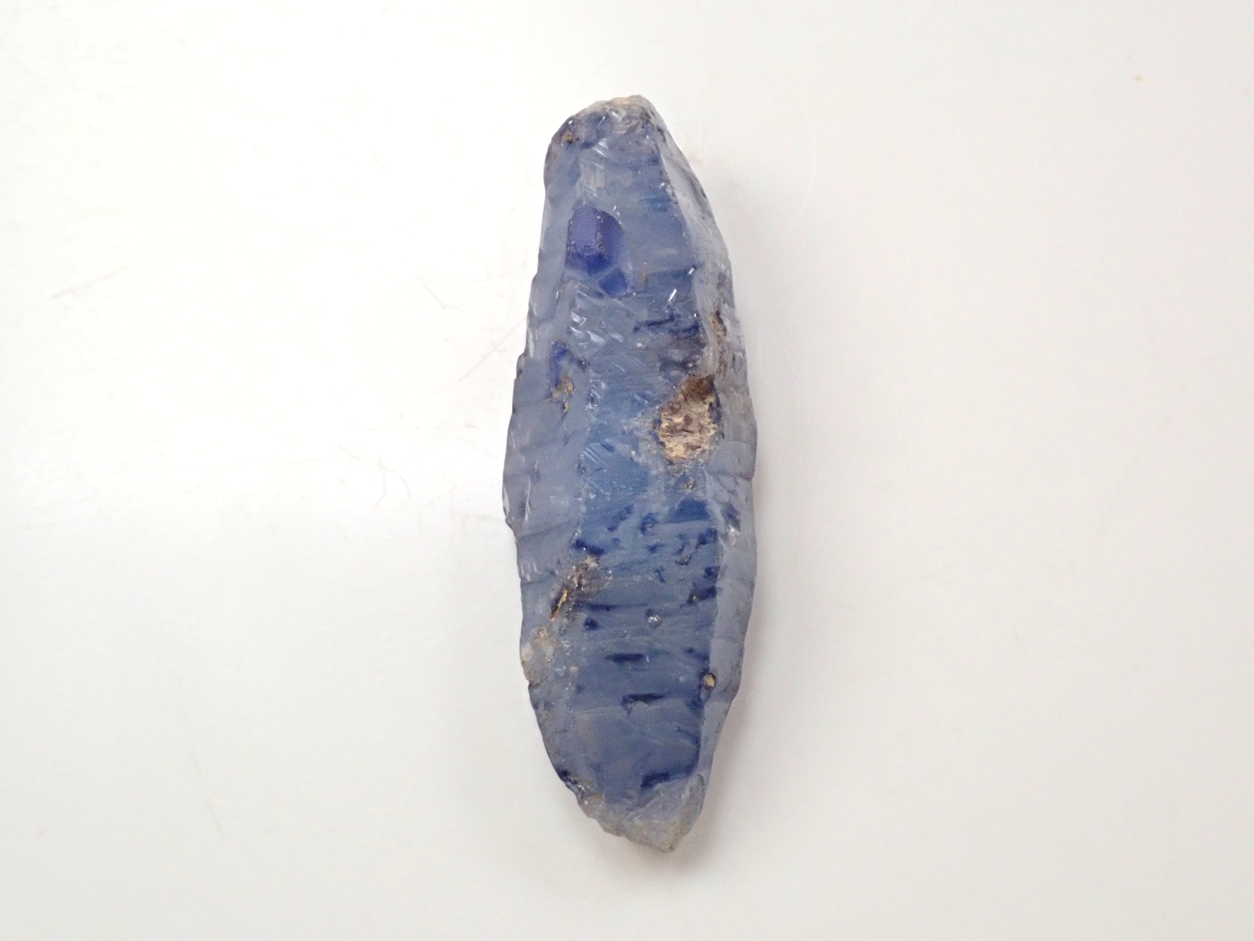 【5/5 22點販售】斯里蘭卡產未加熱藍寶石(玻璃體/藍寶石晶體) 142.434ct原石 鑑定書