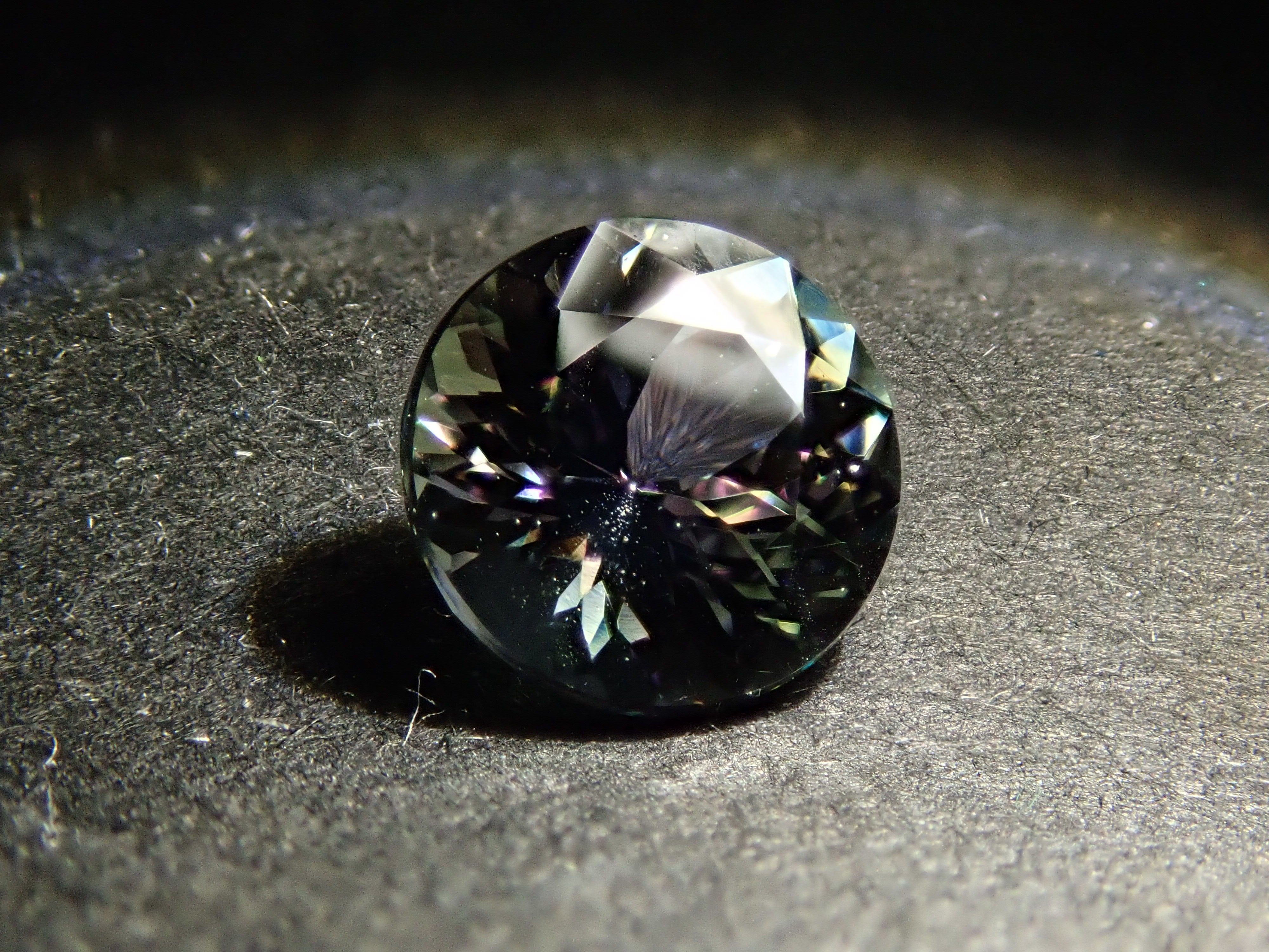 【2/7 22時販売】タンザニア産ゾイサイト 5.5mm/0.689ctルース