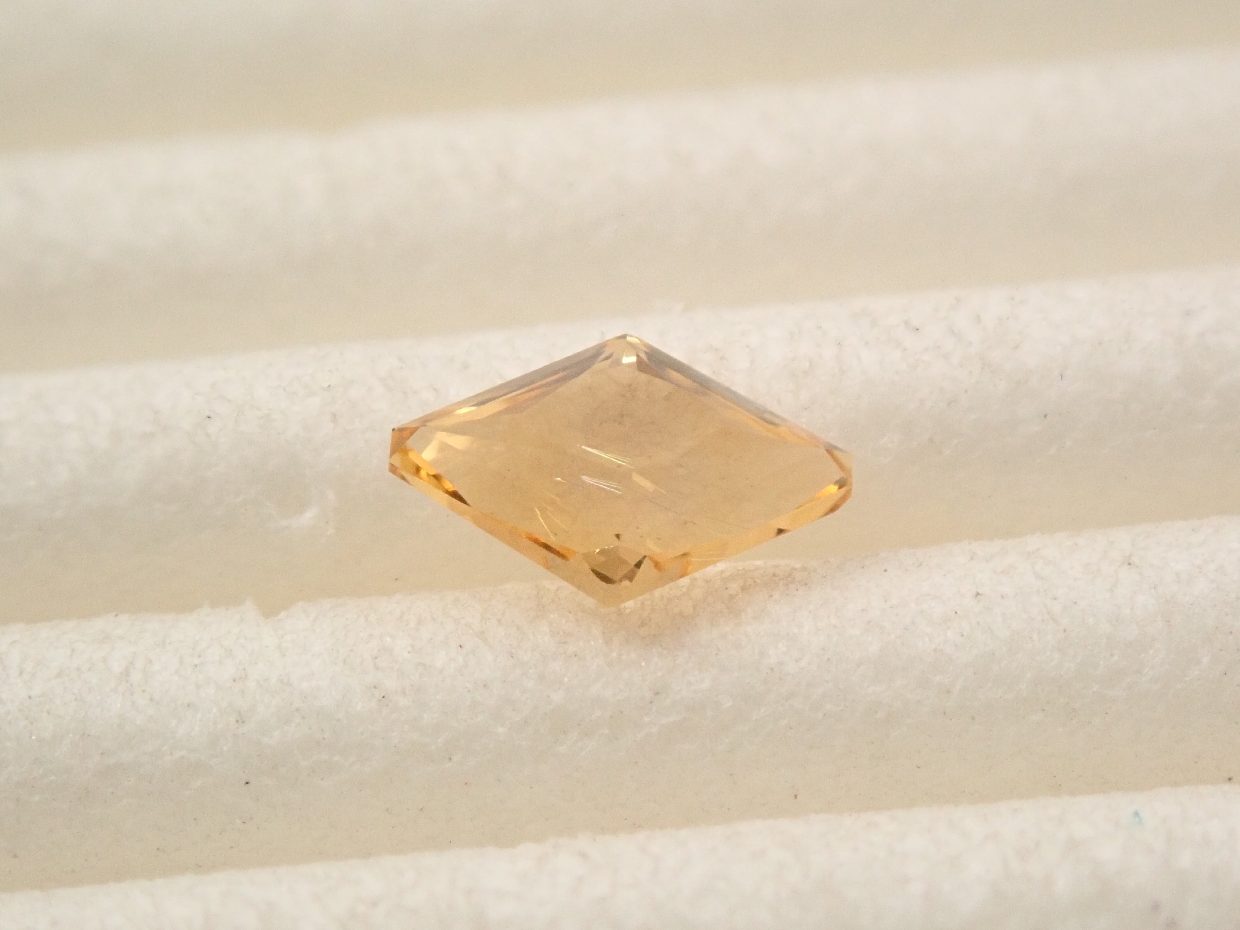 【2/5 22時販売】ブラジル産インペリアルトパーズ 0.353ctルース