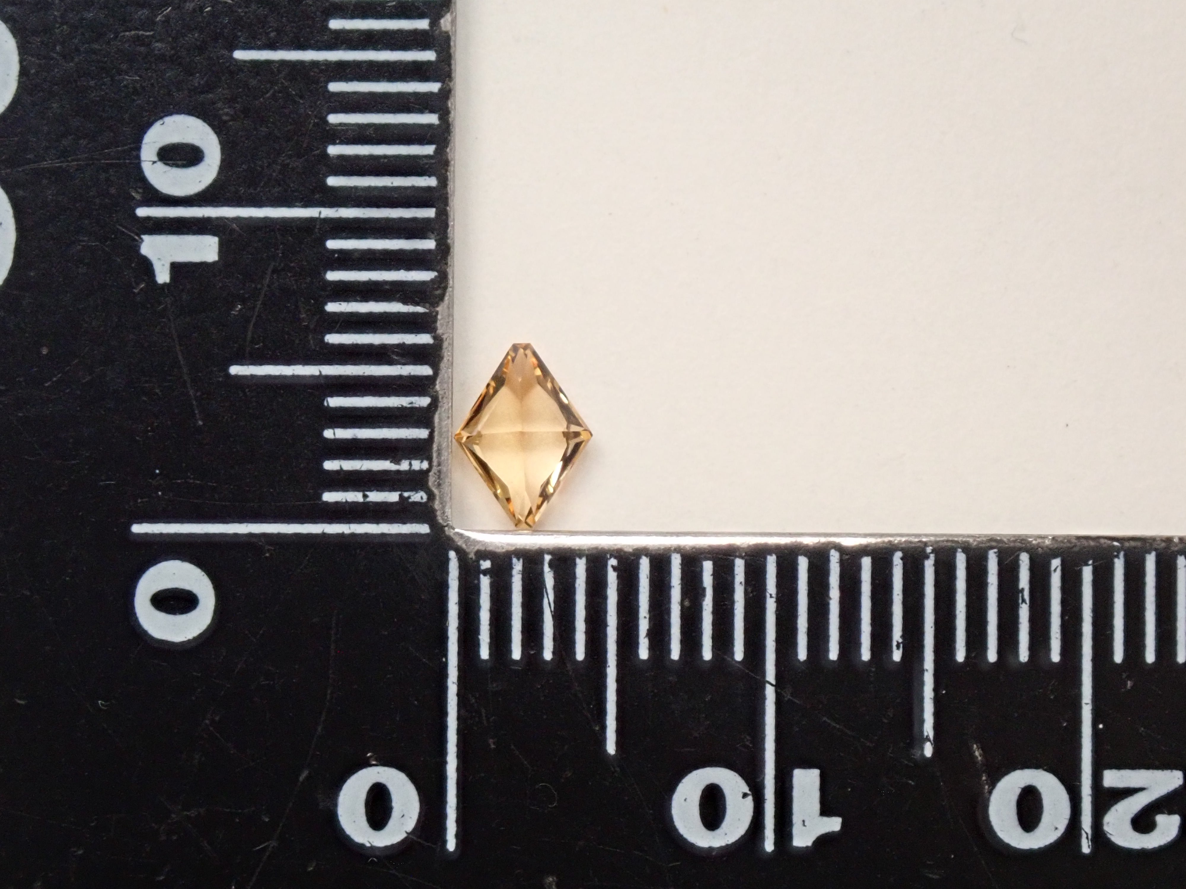 【2/5 22時販売】ブラジル産インペリアルトパーズ 0.353ctルース