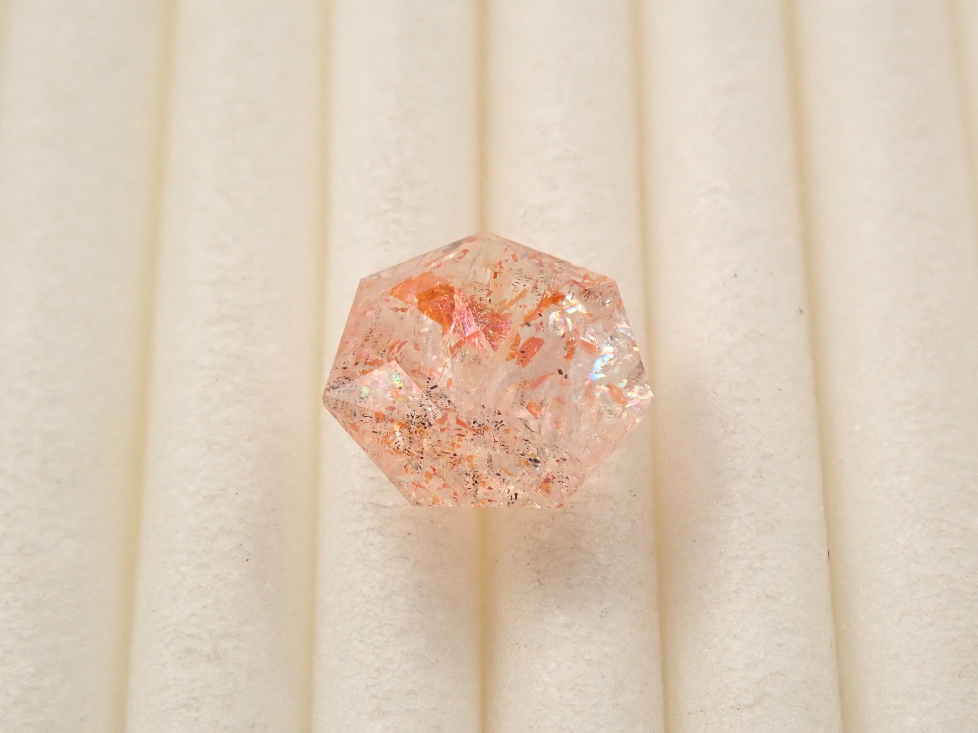 【2月3日晚間10點開售】坦尚尼亞太陽石 1.477克拉 散裝