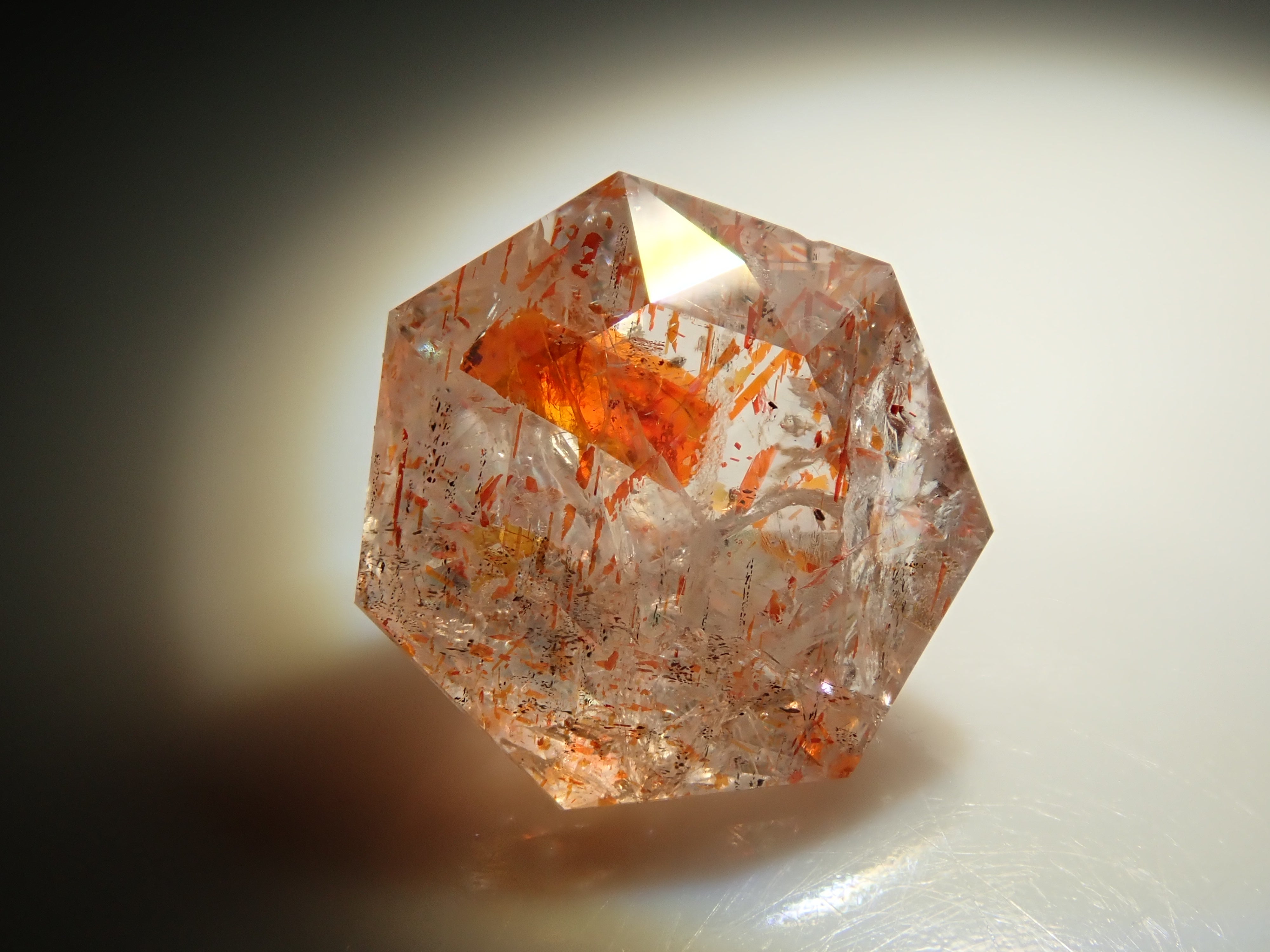 【2月3日晚間10點開售】坦尚尼亞太陽石 1.477克拉 散裝