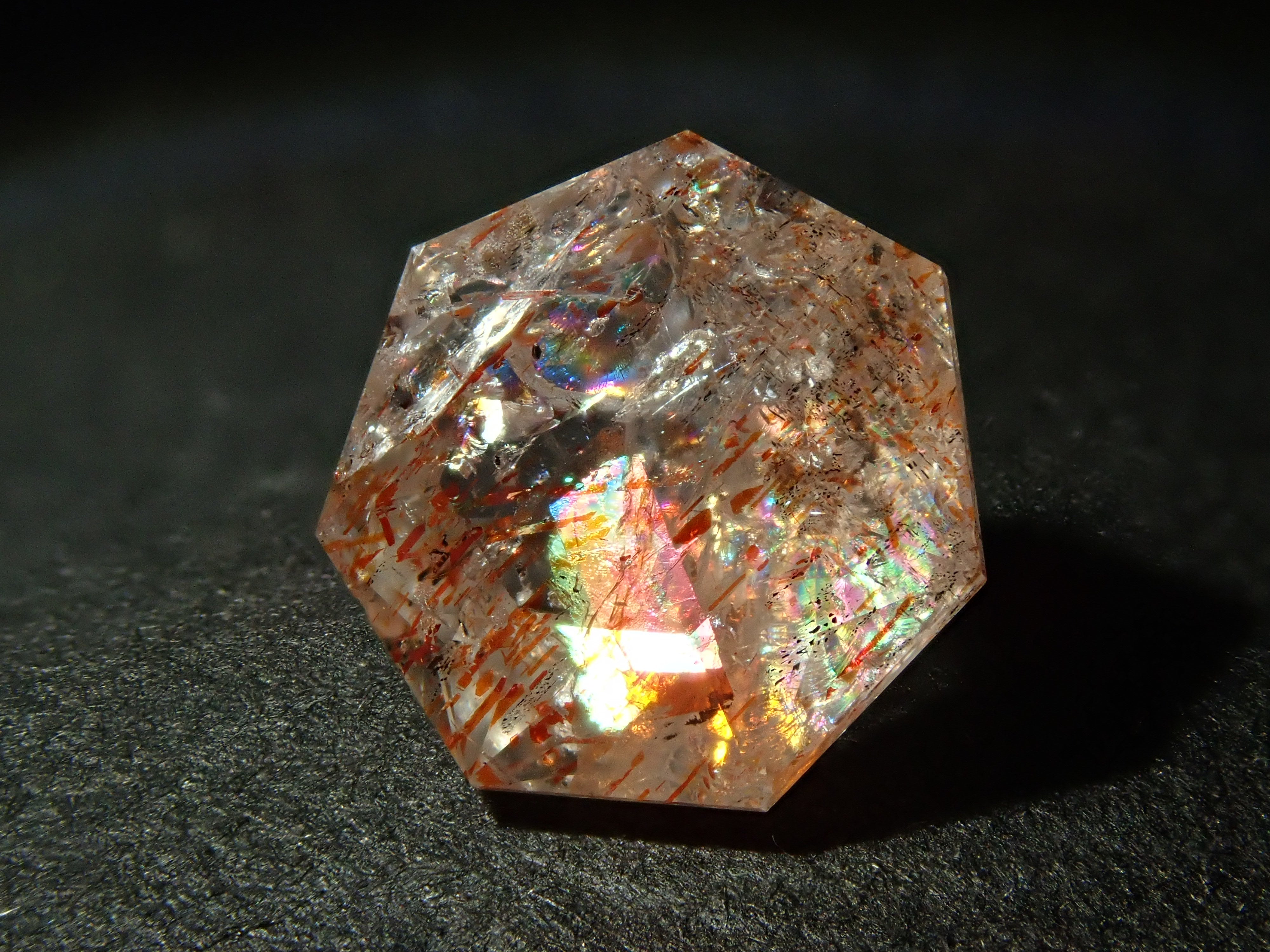 【2月3日晚間10點開售】坦尚尼亞太陽石 1.477克拉 散裝